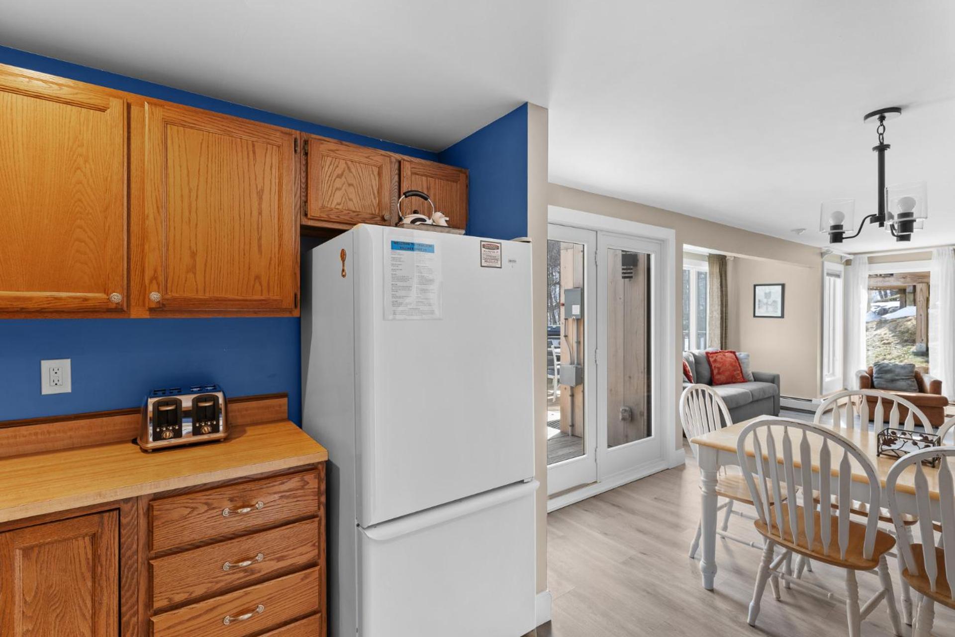 Trailside Village #5 - Slopeside 1BR with Hot Tub and Sauna, Ski In Ski Out on Great Eastern Trail