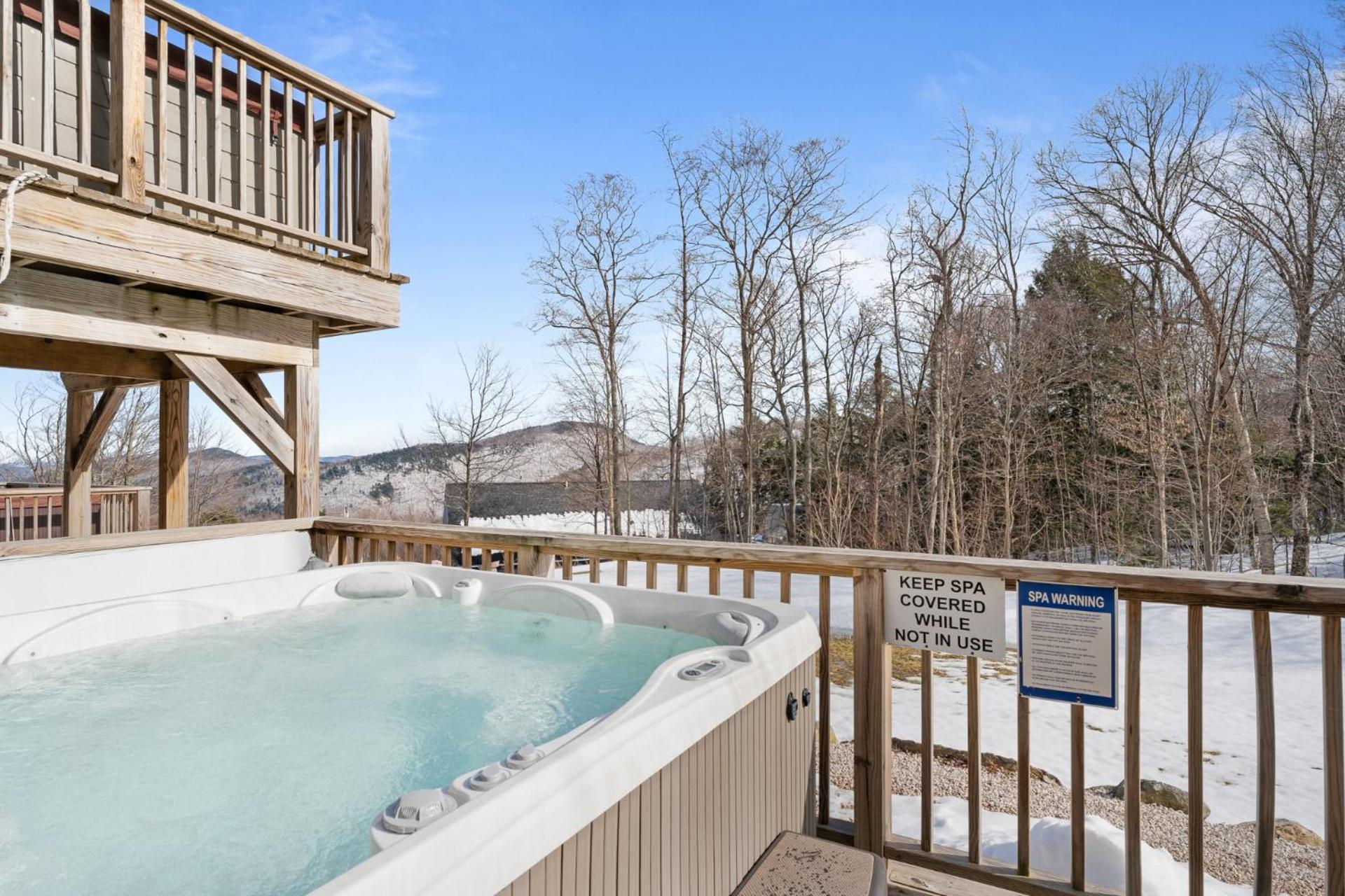 Trailside Village #5 - Slopeside 1BR with Hot Tub and Sauna, Ski In Ski Out on Great Eastern Trail
