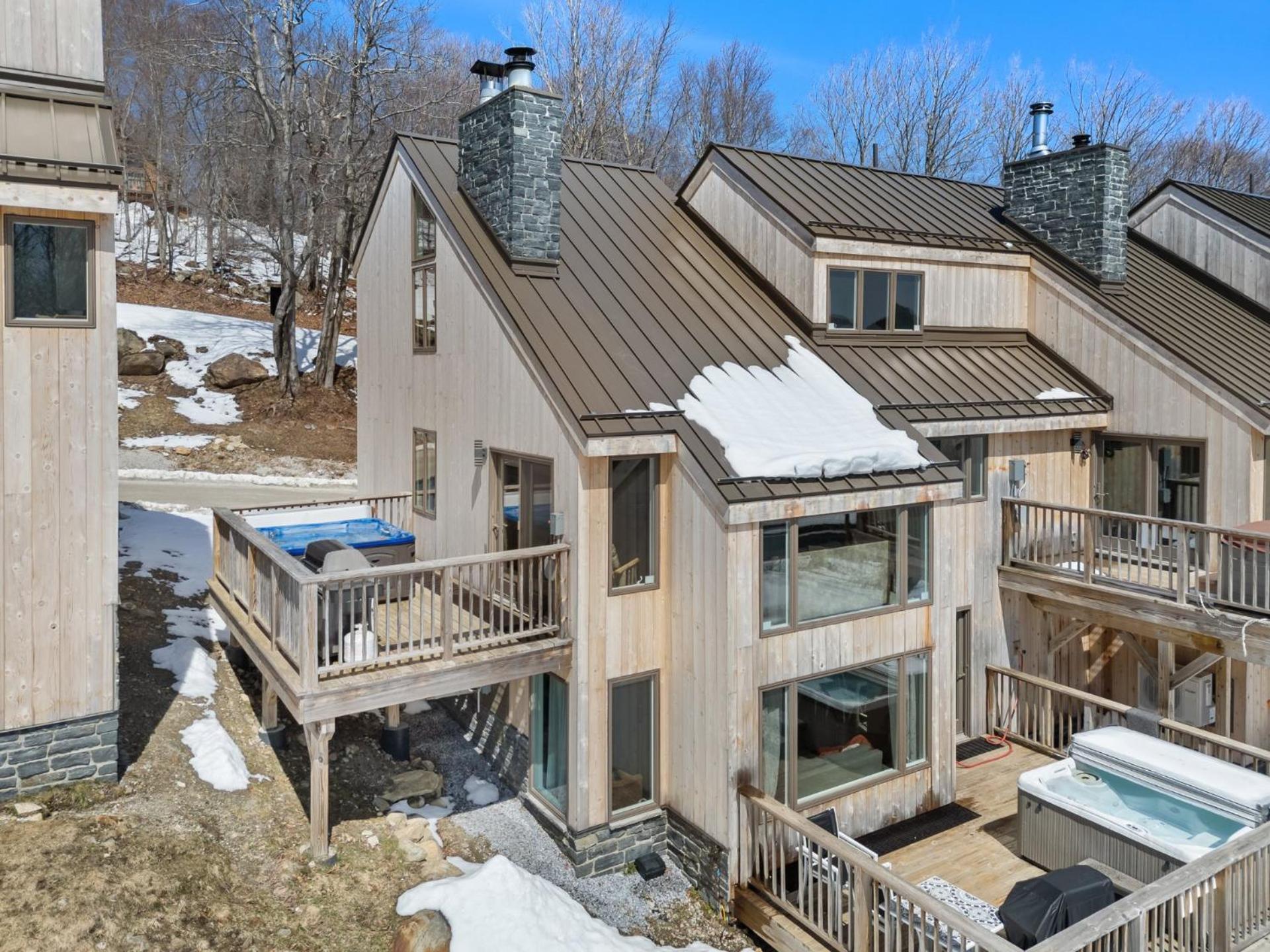 Trailside Village #6 - Slopeside 3BR 2BA, Hot Tub, Sauna, Ski In Ski Out on Great Eastern