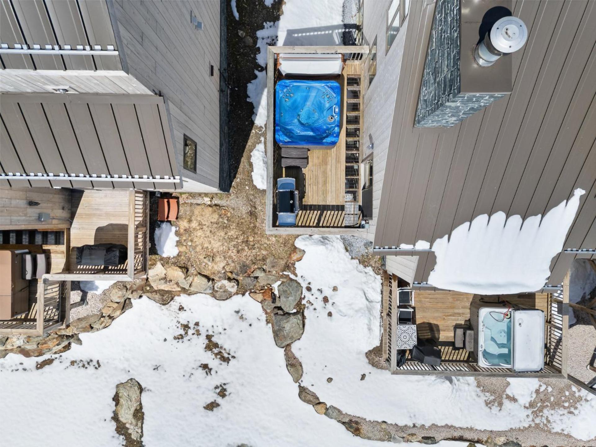 Trailside Village #6 - Slopeside 3BR 2BA, Hot Tub, Sauna, Ski In Ski Out on Great Eastern