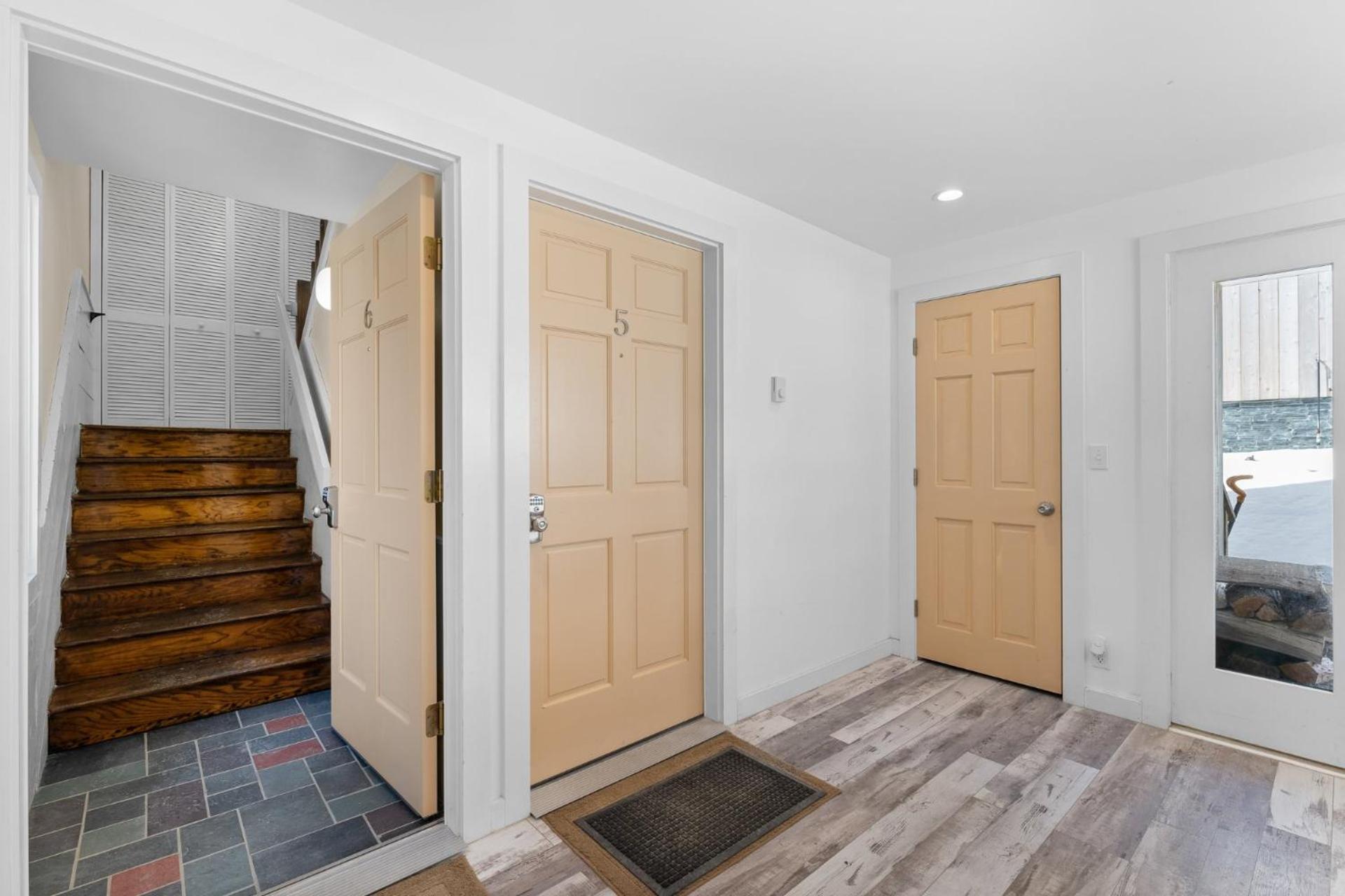 Trailside Village #6 - Slopeside 3BR 2BA, Hot Tub, Sauna, Ski In Ski Out on Great Eastern