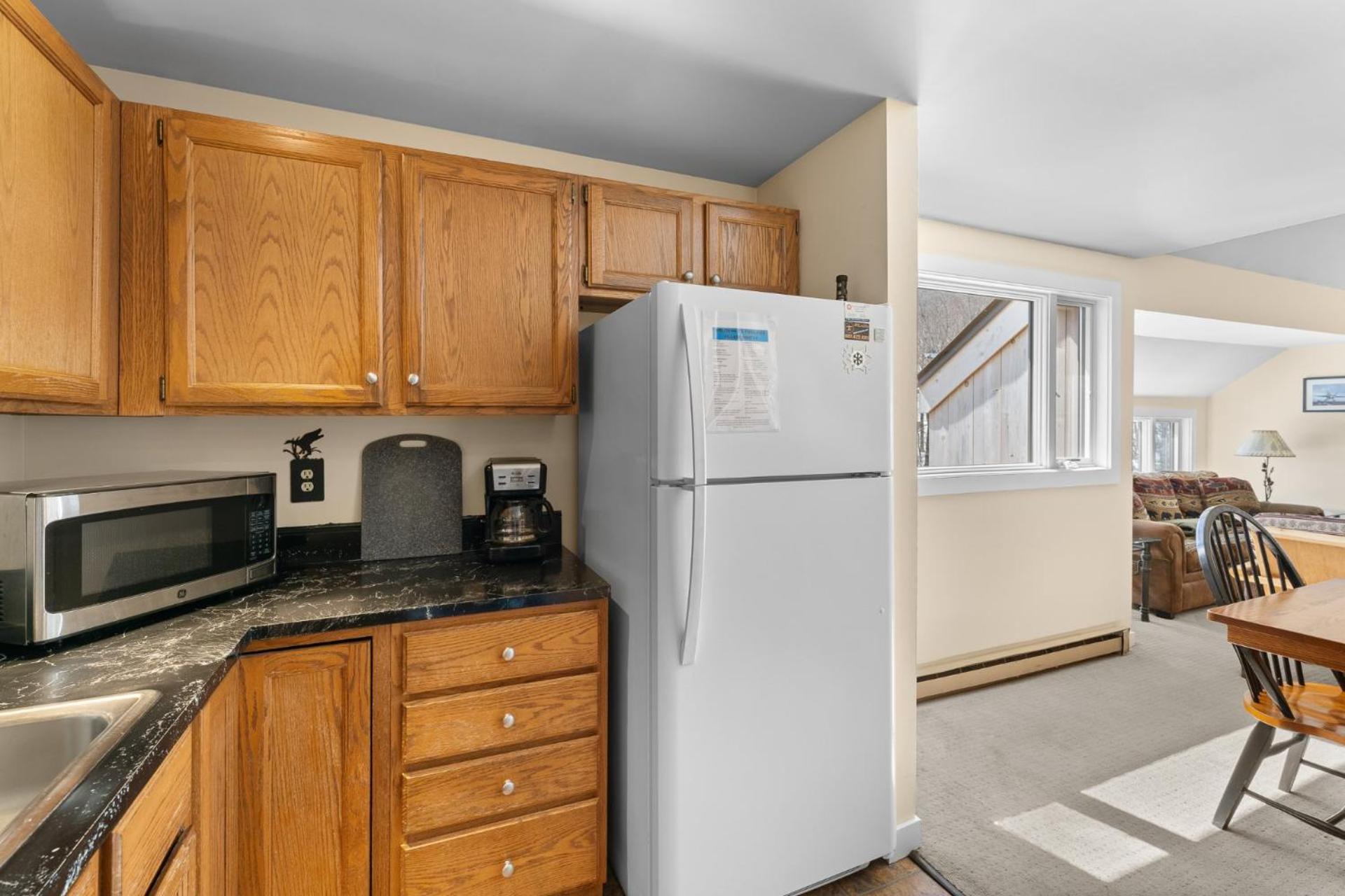 Trailside Village #6 - Slopeside 3BR 2BA, Hot Tub, Sauna, Ski In Ski Out on Great Eastern