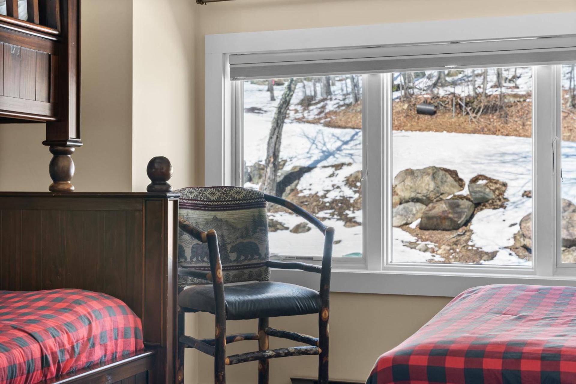 Trailside Village #6 - Slopeside 3BR 2BA, Hot Tub, Sauna, Ski In Ski Out on Great Eastern