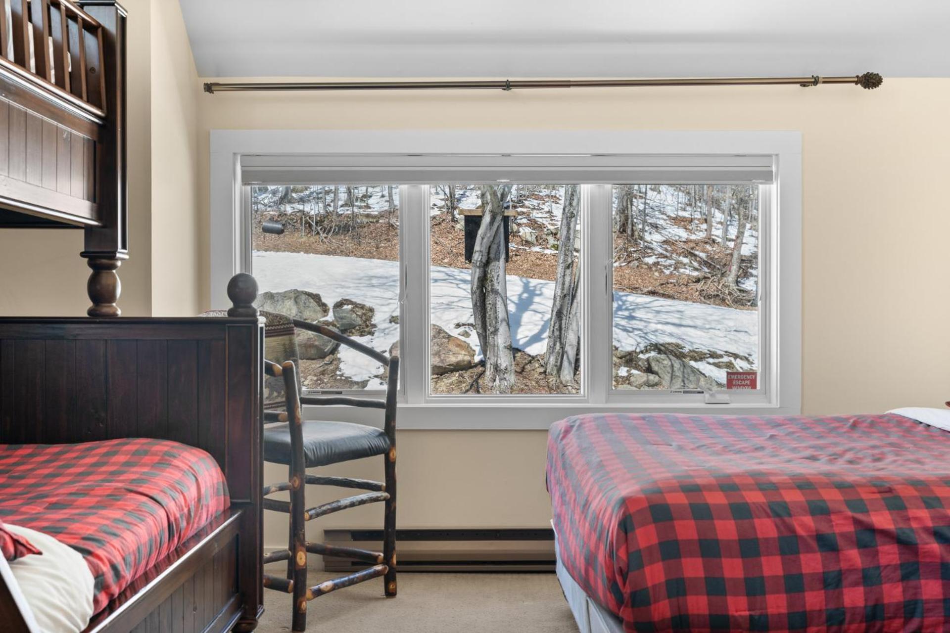Trailside Village #6 - Slopeside 3BR 2BA, Hot Tub, Sauna, Ski In Ski Out on Great Eastern