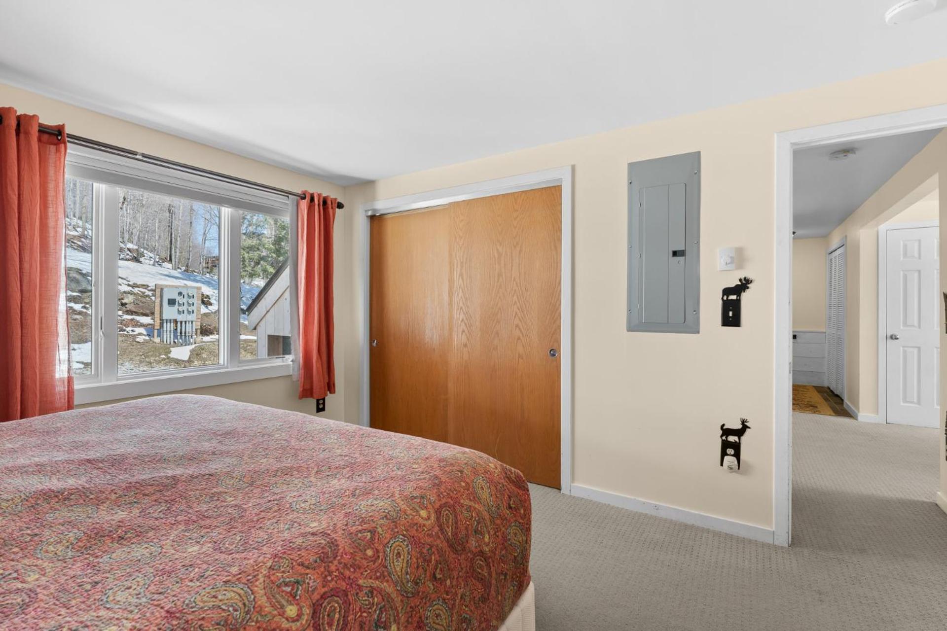 Trailside Village #6 - Slopeside 3BR 2BA, Hot Tub, Sauna, Ski In Ski Out on Great Eastern