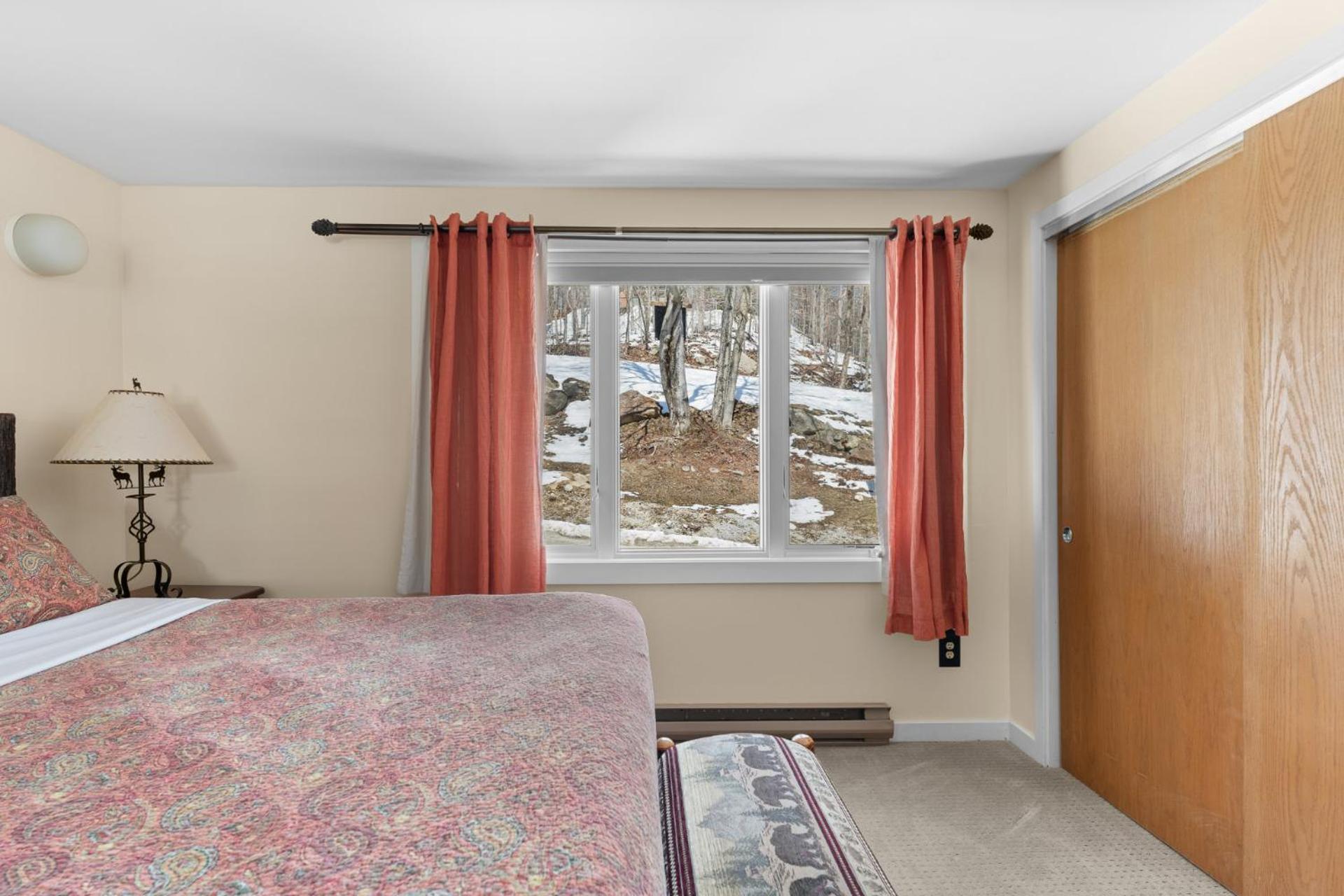 Trailside Village #6 - Slopeside 3BR 2BA, Hot Tub, Sauna, Ski In Ski Out on Great Eastern