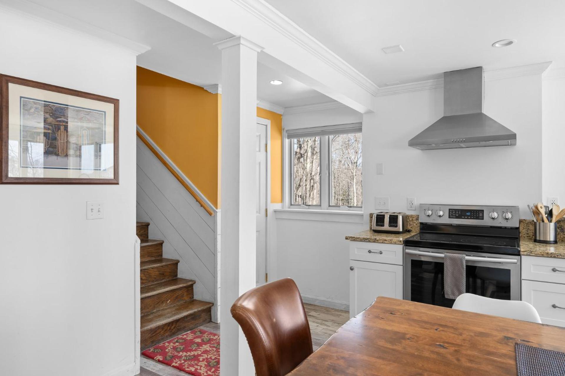 Trailside Village #7 - Slopeside 1BR with Hot Tub, Sauna and BBQ, Ski In Ski Out