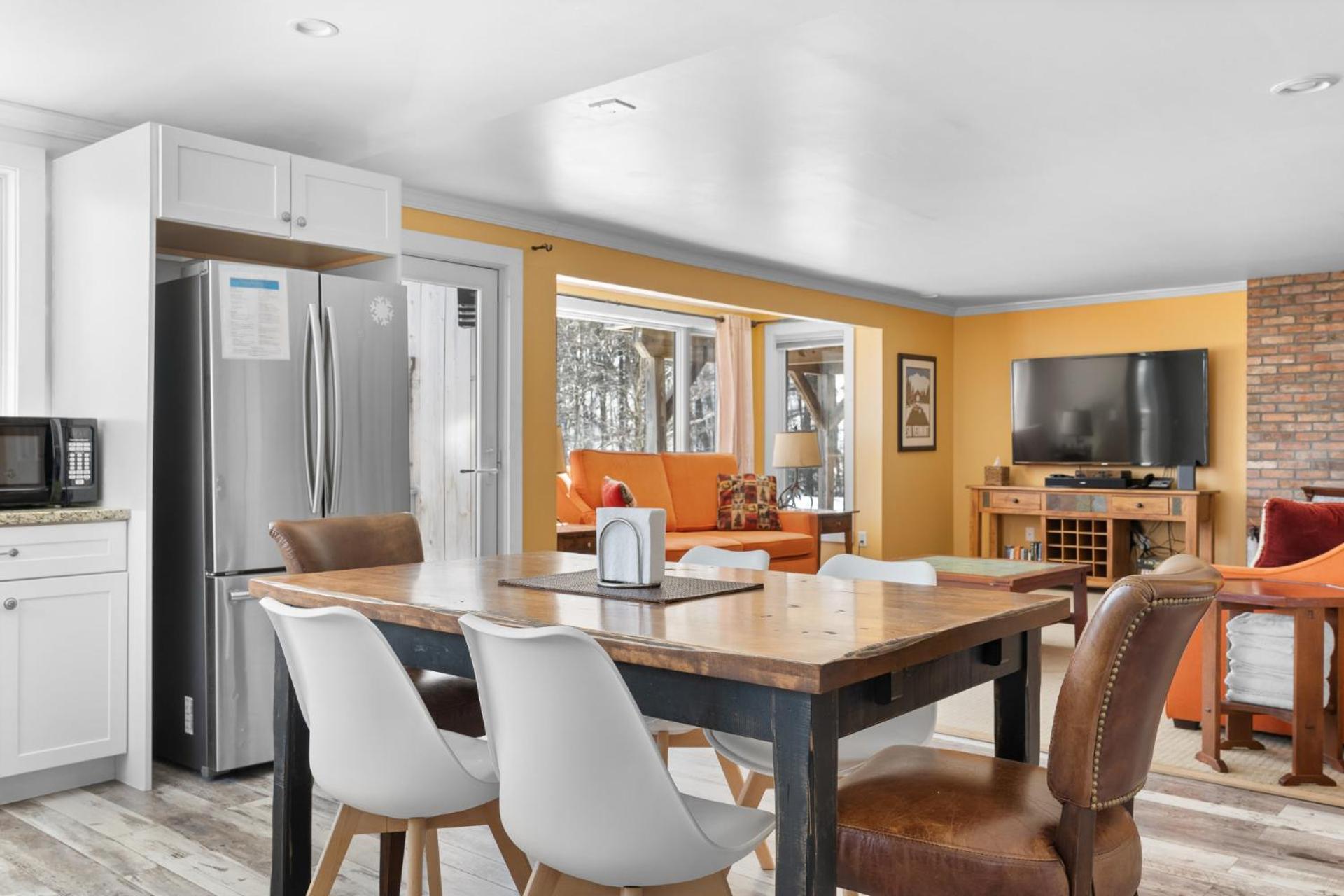 Trailside Village #7 - Slopeside 1BR with Hot Tub, Sauna and BBQ, Ski In Ski Out
