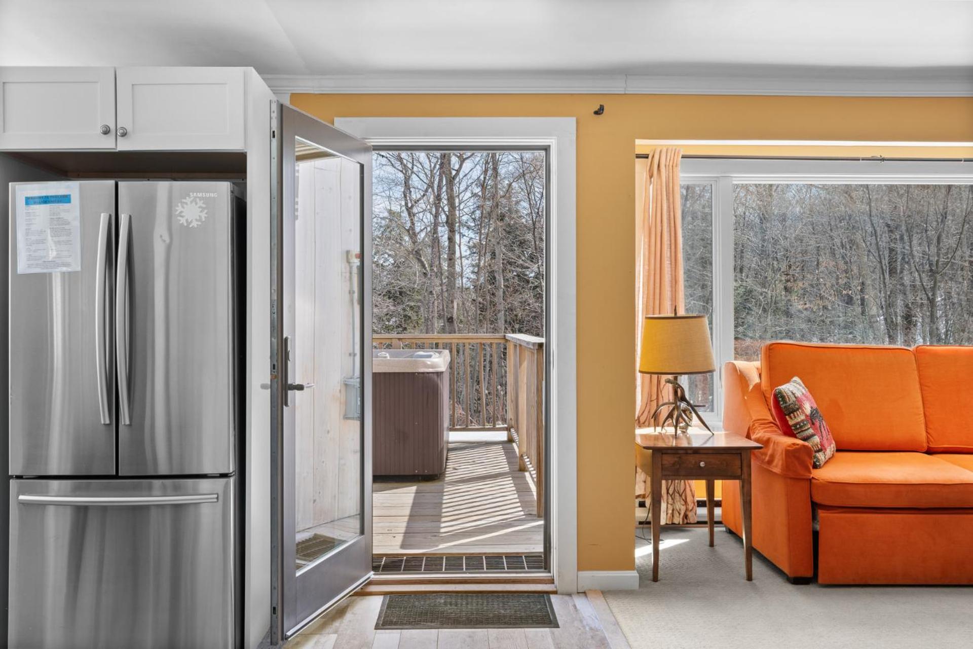 Trailside Village #7 - Slopeside 1BR with Hot Tub, Sauna and BBQ, Ski In Ski Out