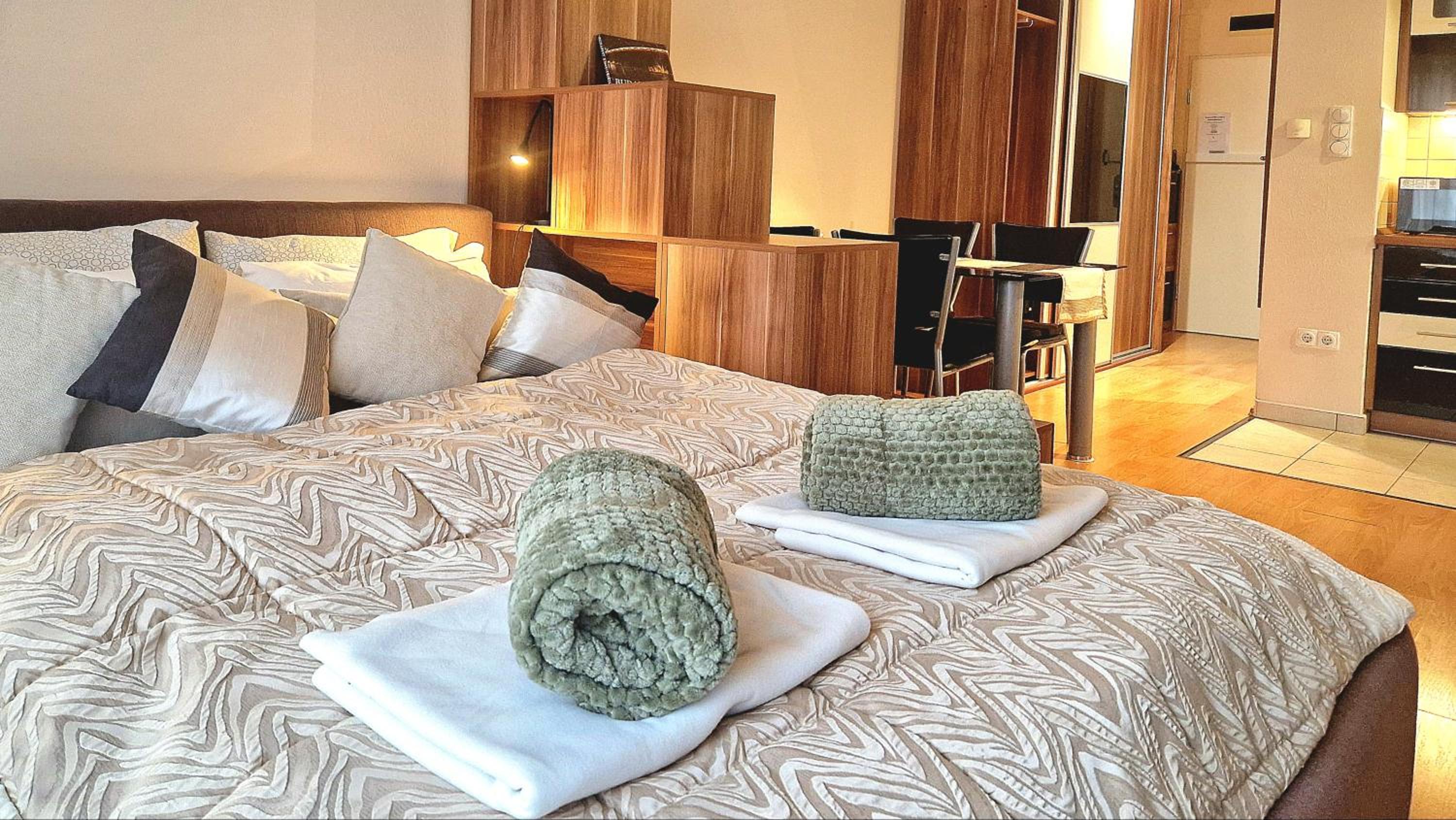 H10 Apartment with FREE PARKING