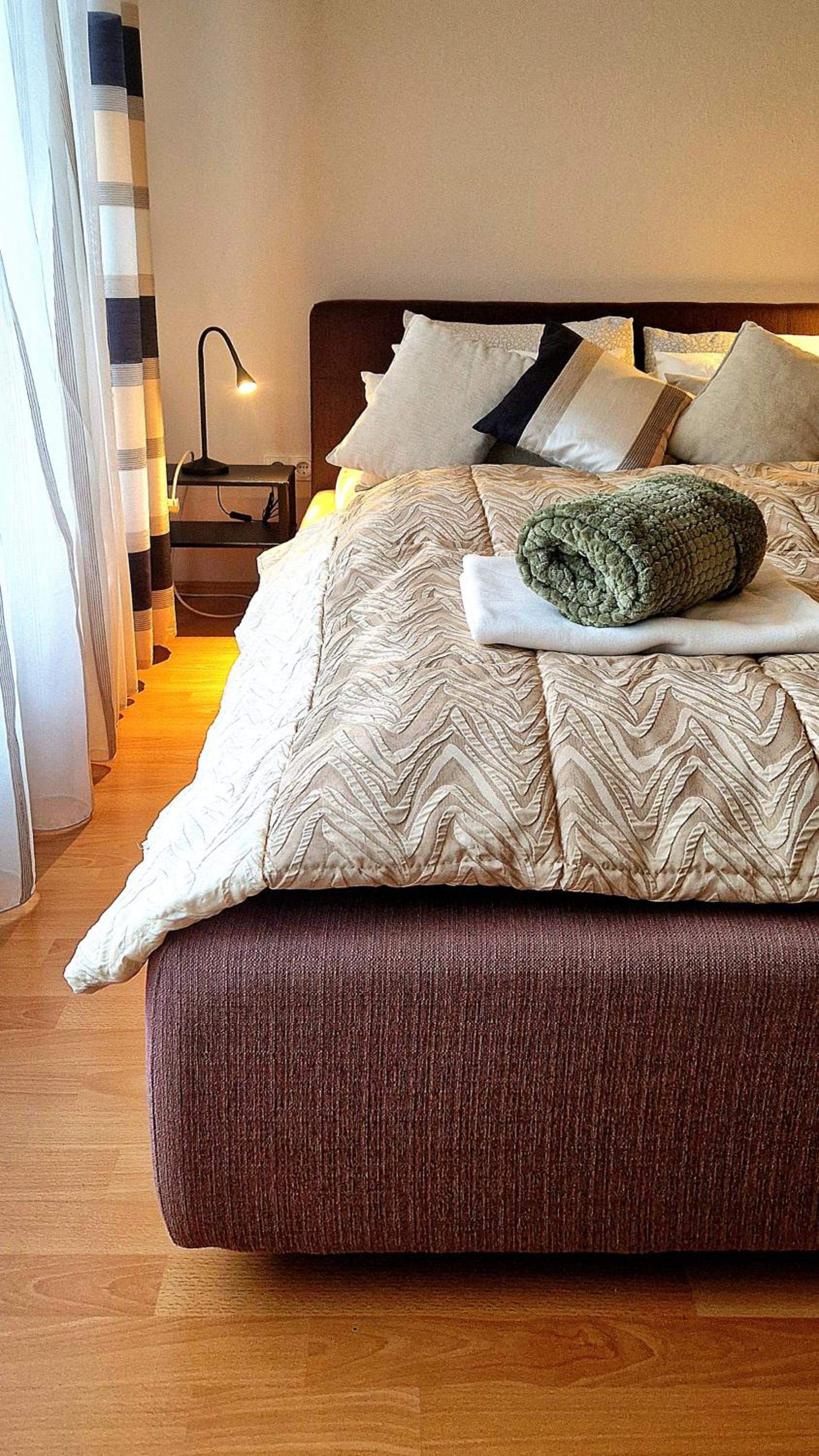 H10 Apartment with FREE PARKING