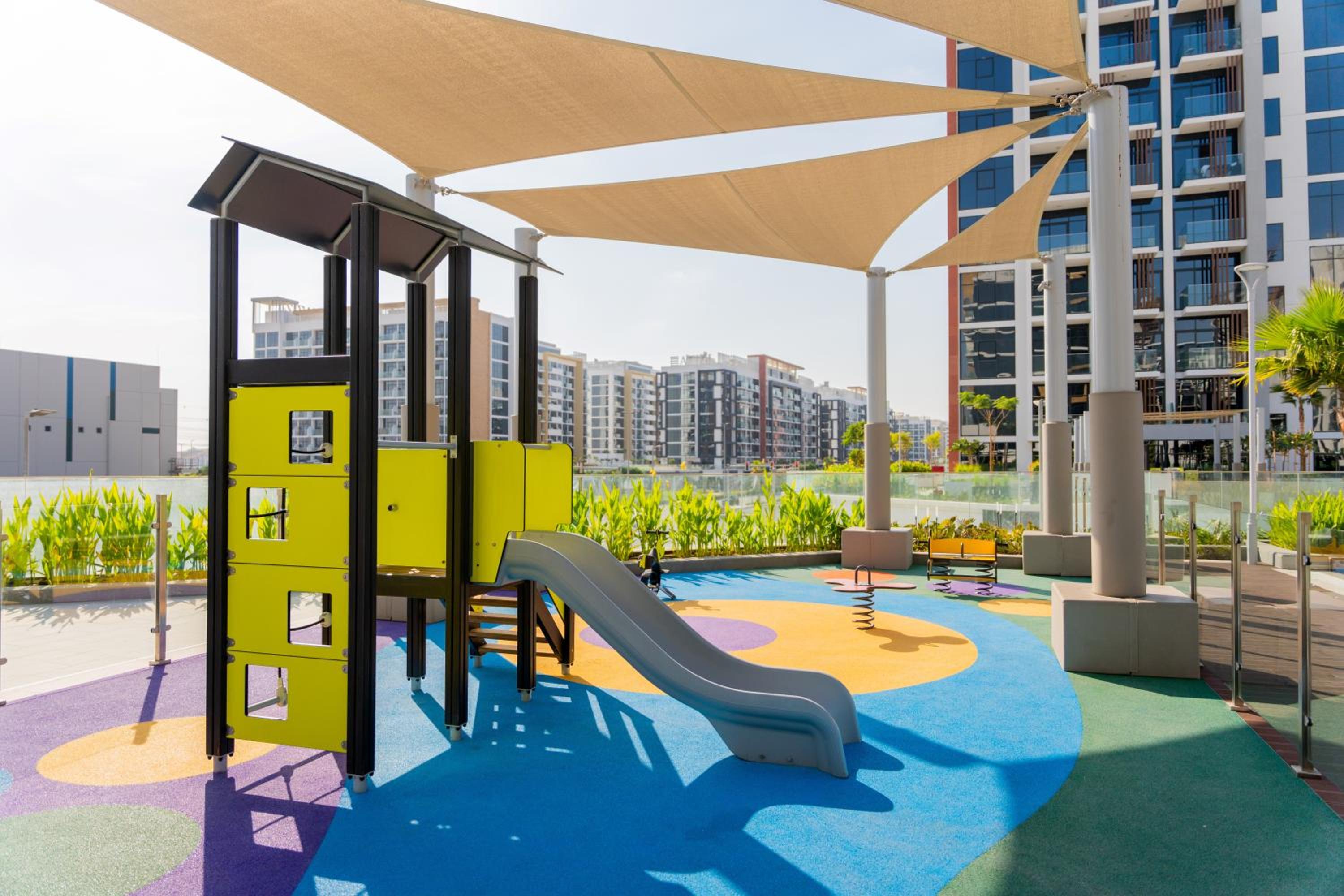 Studio next Dubai Mall with pool