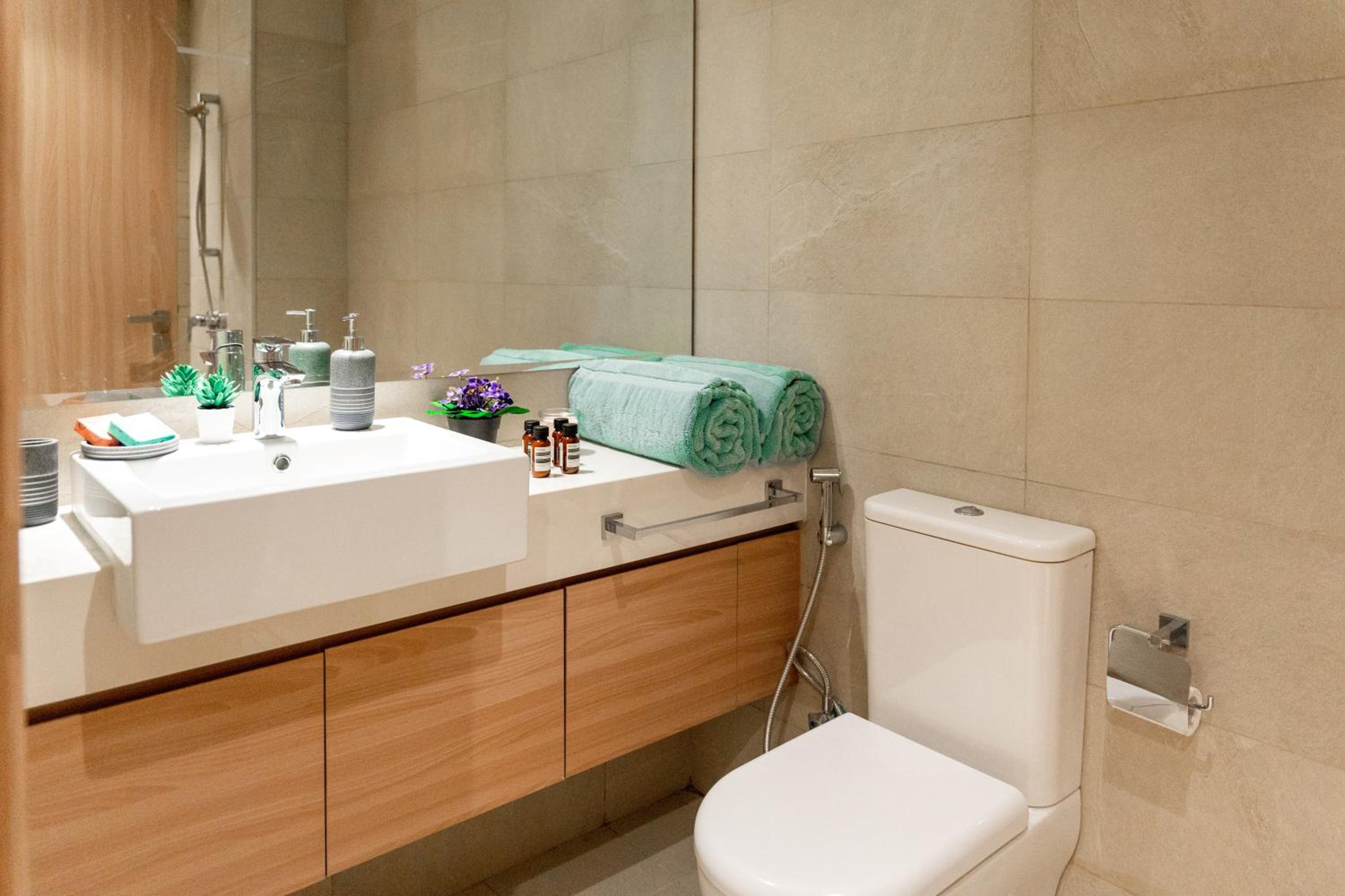 Studio next Dubai Mall with pool