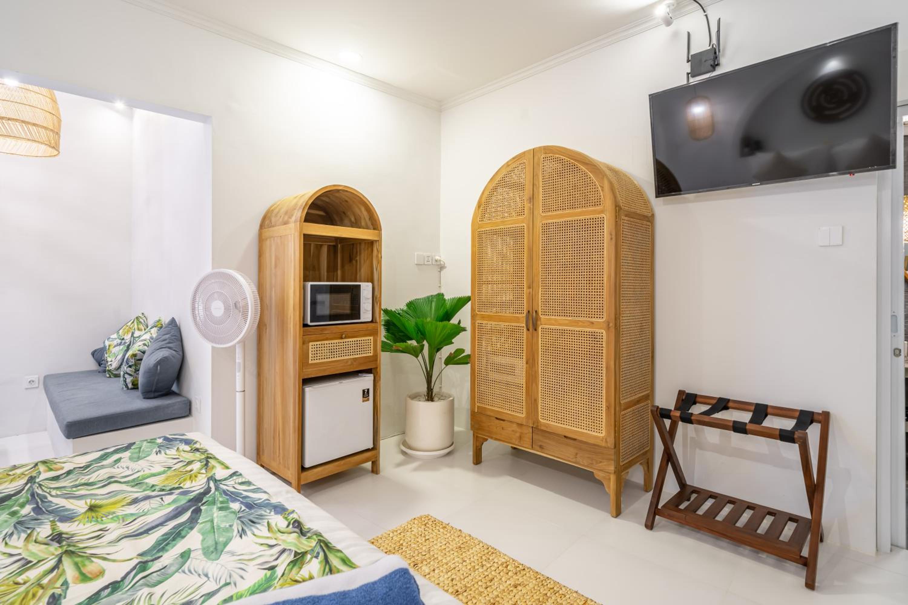 The Hepburn Seminyak ADULTS ONLY Chic Boutique Room with Pool 900m Walk to Beach
