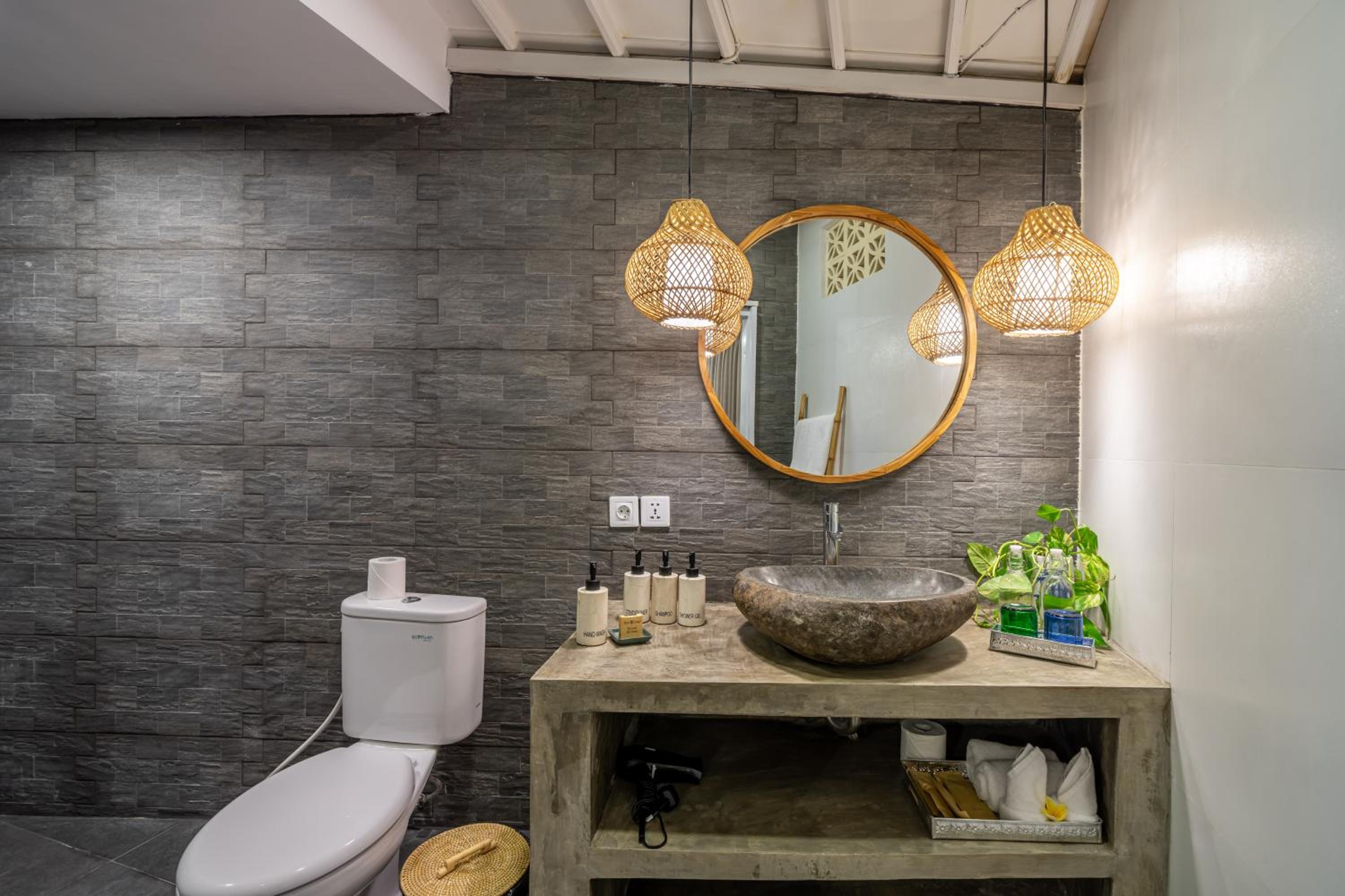 The Hepburn Seminyak ADULTS ONLY Chic Boutique Room with Pool 900m Walk to Beach