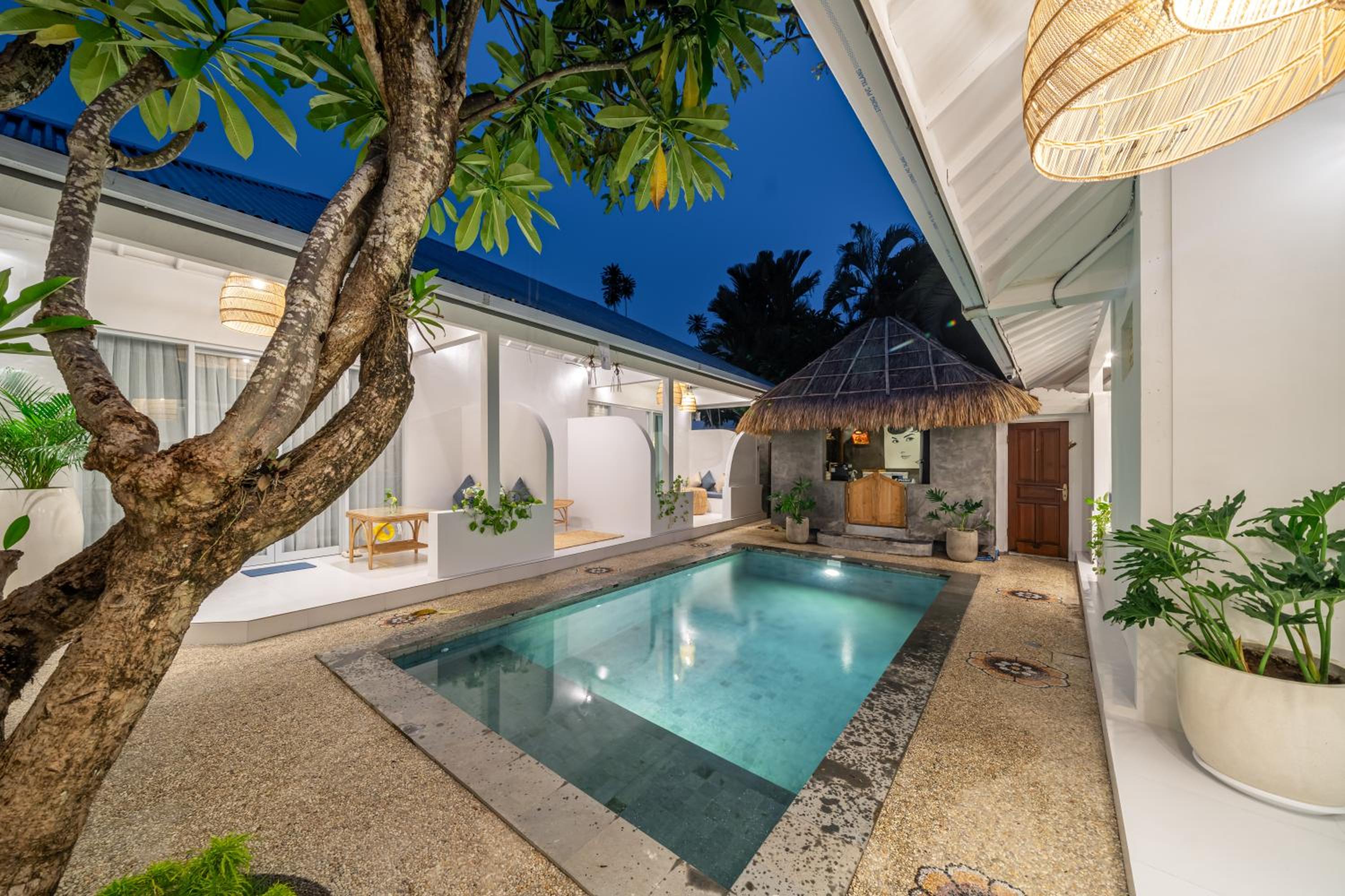 The Hepburn Seminyak ADULTS ONLY Chic Boutique Room with Pool 900m Walk to Beach