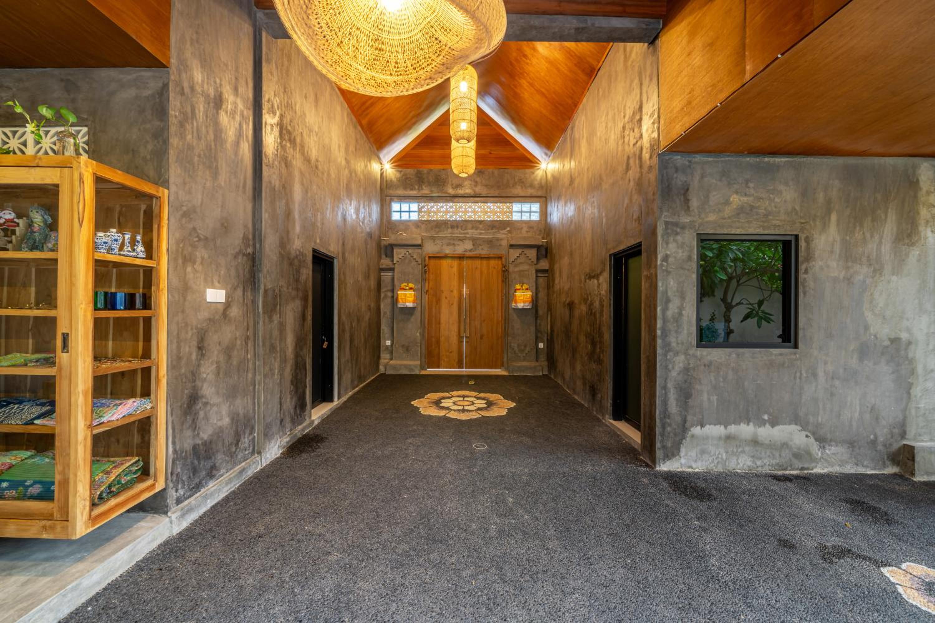 The Hepburn Seminyak ADULTS ONLY Chic Boutique Room with Pool 900m Walk to Beach