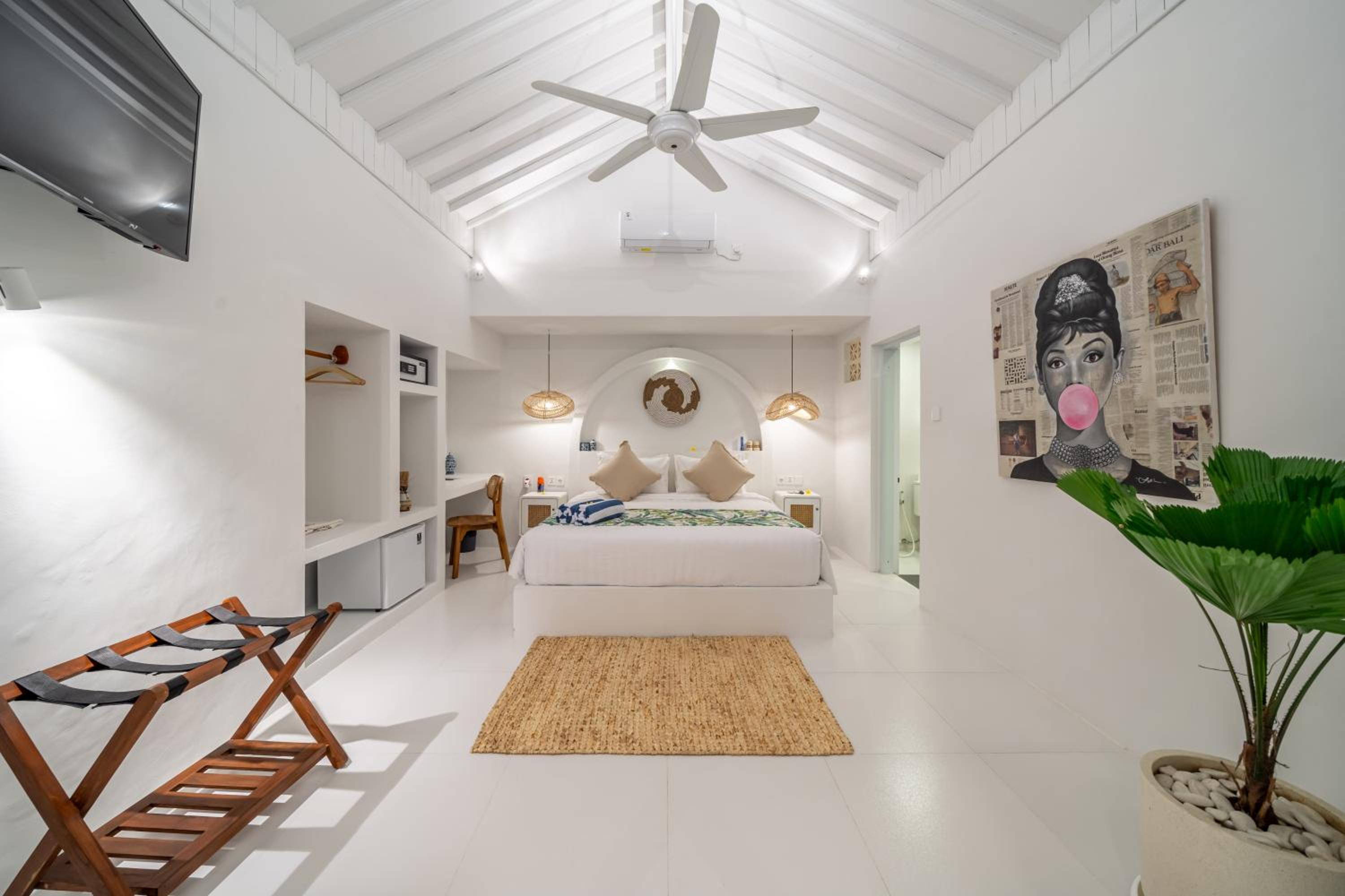 The Hepburn Seminyak ADULTS ONLY Chic Boutique Room with Pool 900m Walk to Beach