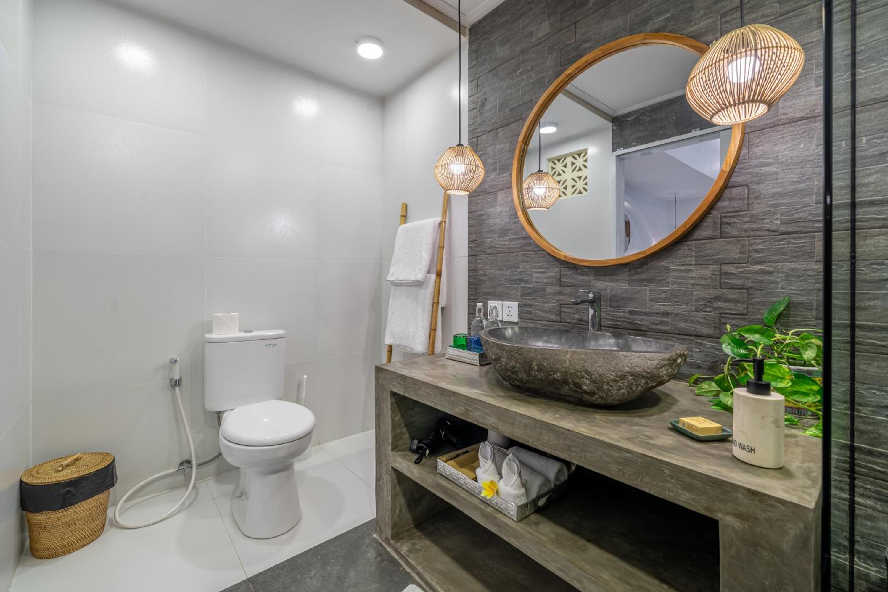 The Hepburn Seminyak ADULTS ONLY Chic Boutique Room with Pool 900m Walk to Beach