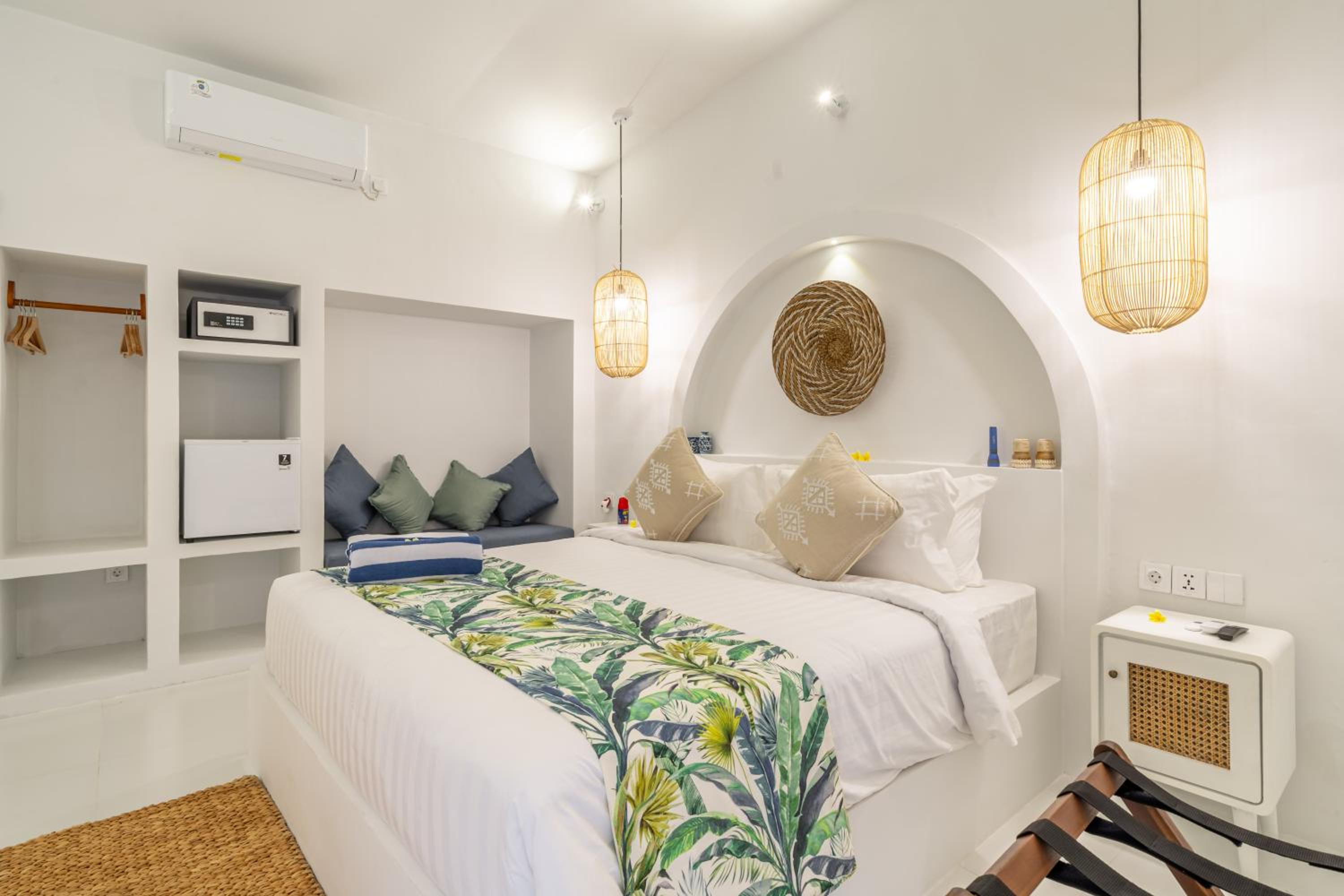 The Hepburn Seminyak ADULTS ONLY Chic Boutique Room with Pool 900m Walk to Beach