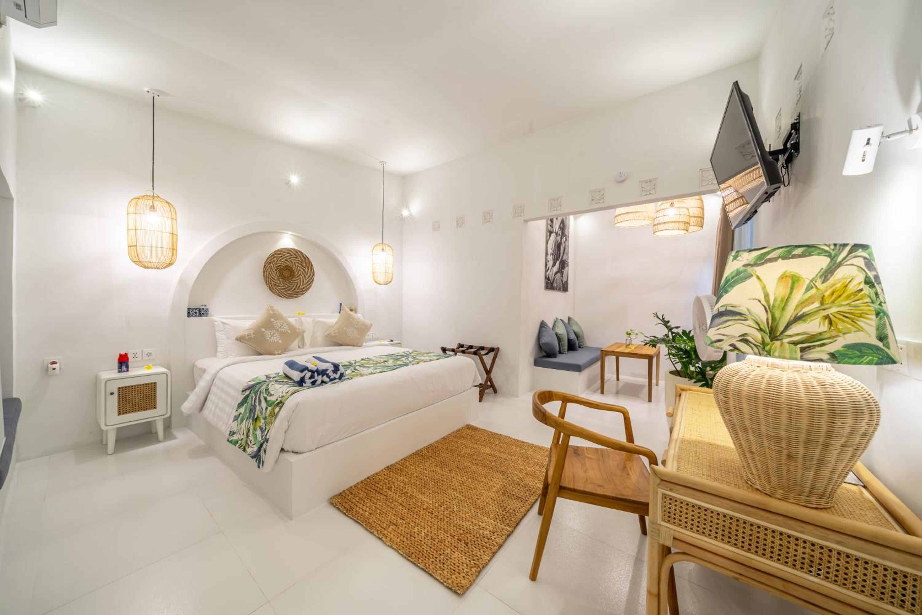 The Hepburn Seminyak ADULTS ONLY Chic Boutique Room with Pool 900m Walk to Beach