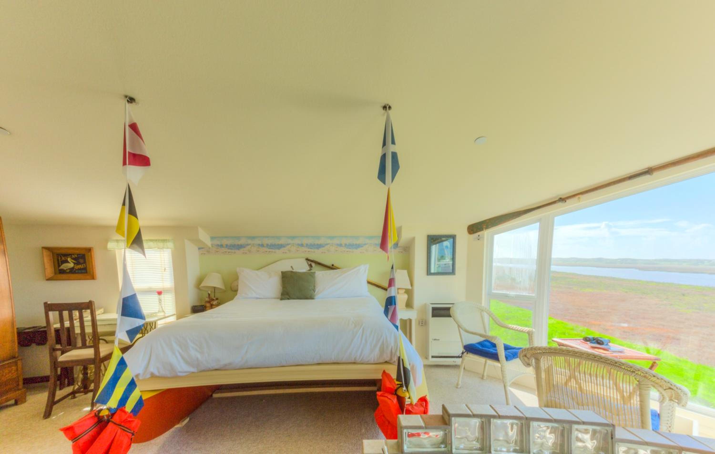 Captain's Inn at Moss Landing