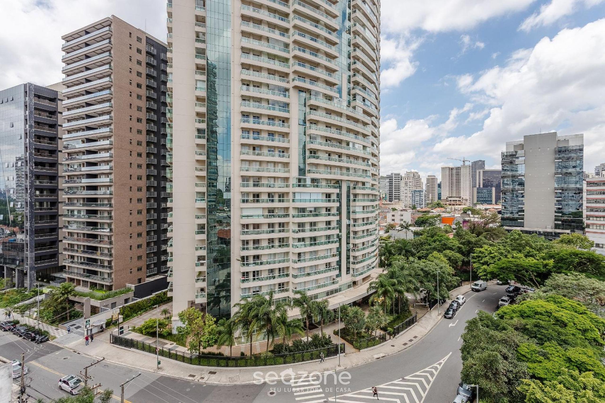 Studio 240m from Pinheiros train station SPI0811