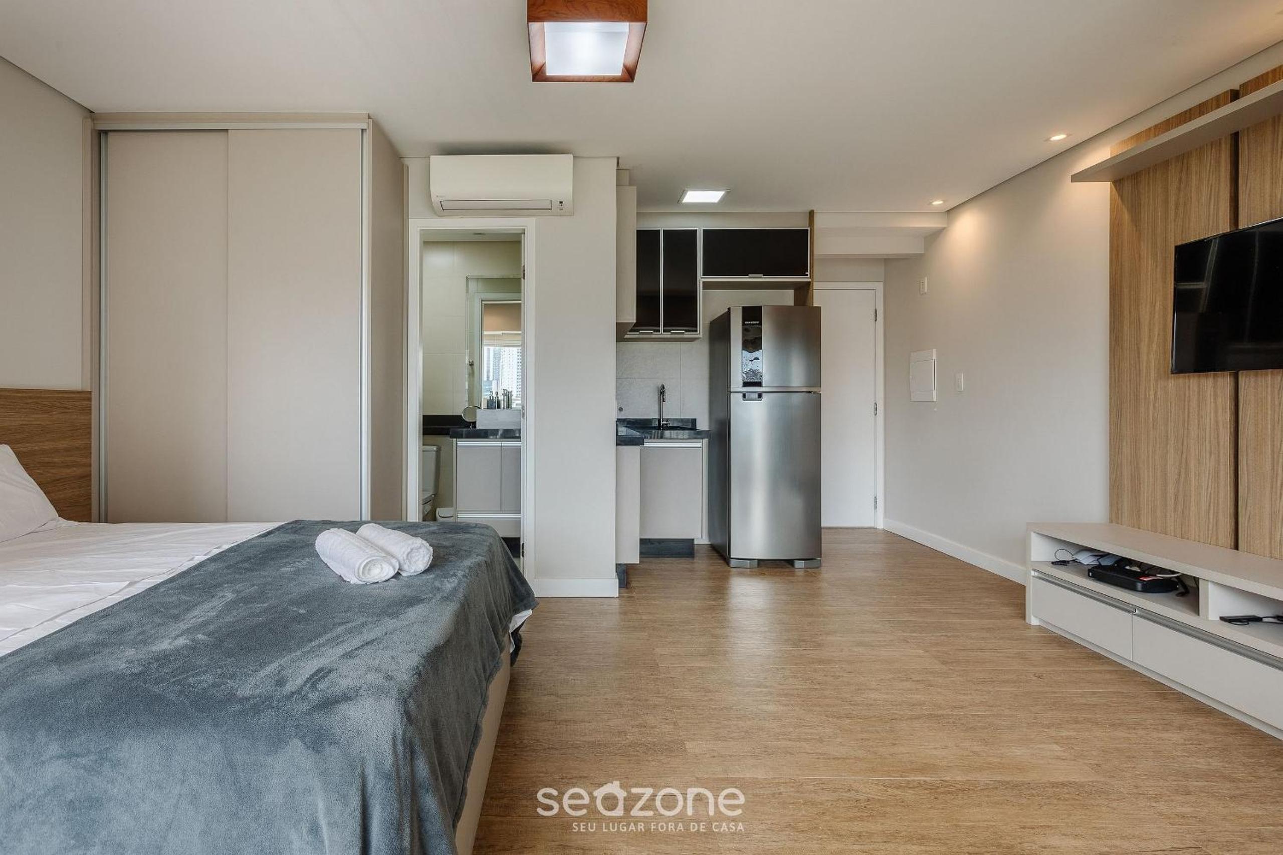 Studio 240m from Pinheiros train station SPI0811