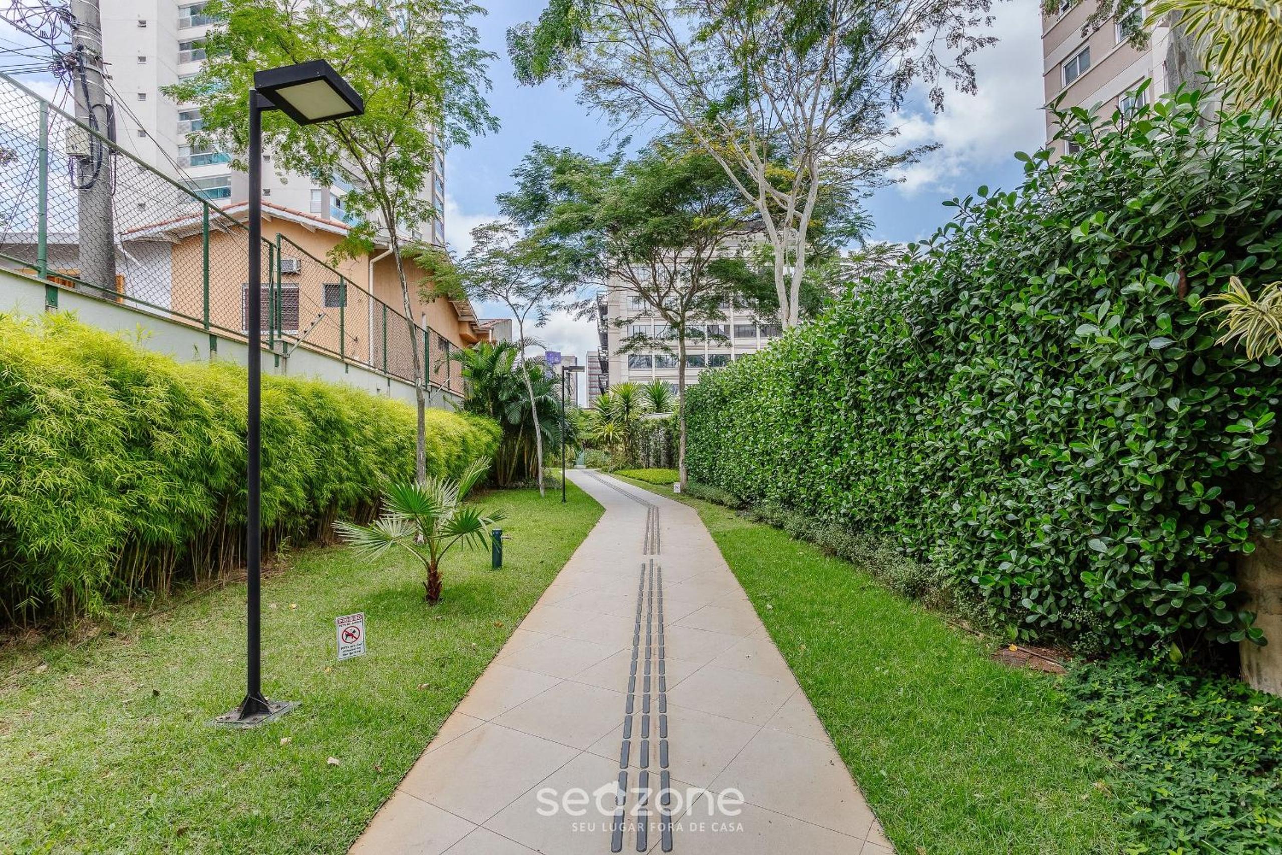 Studio 240m from Pinheiros train station SPI0811