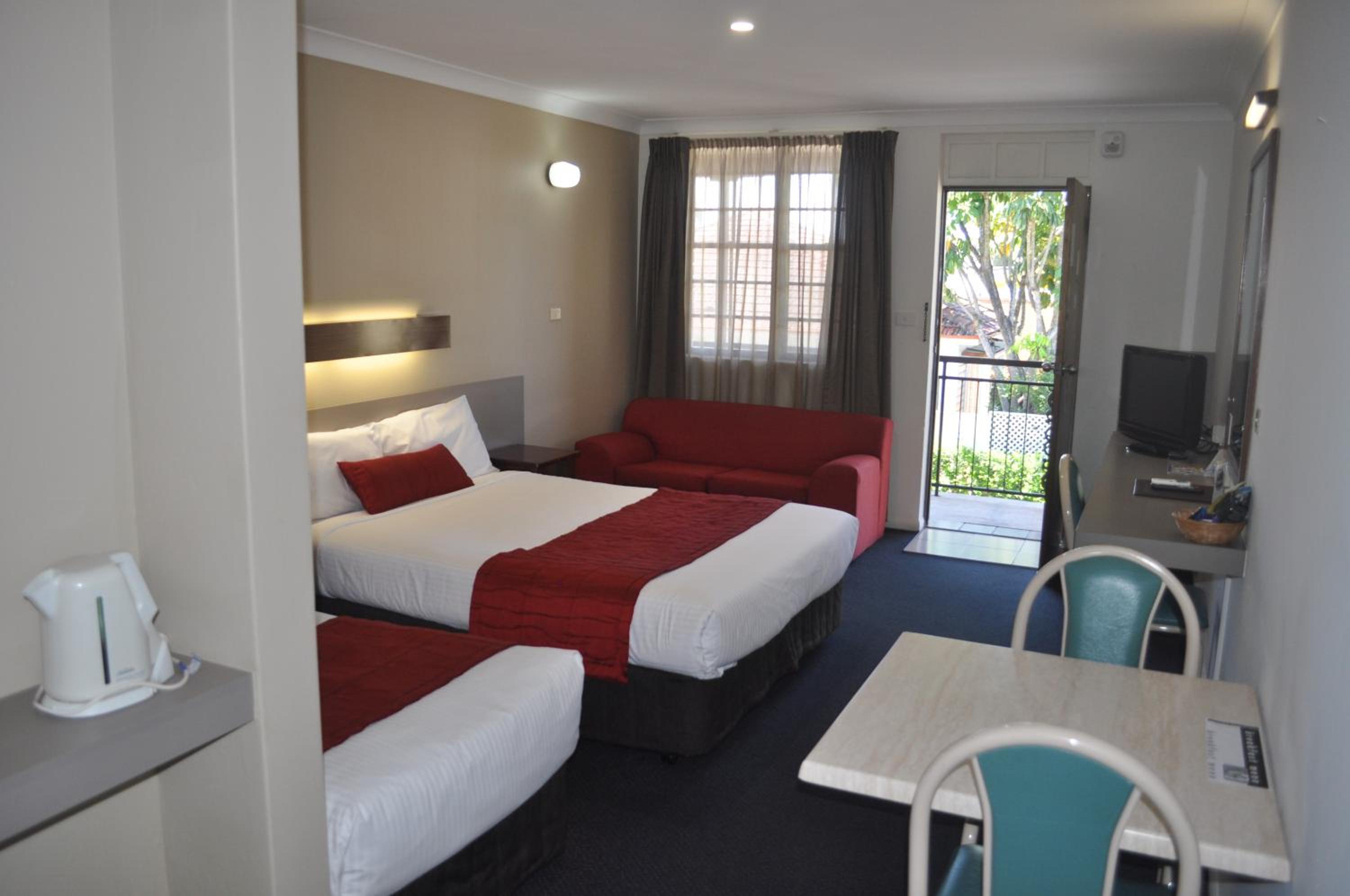 In Town Motor Inn