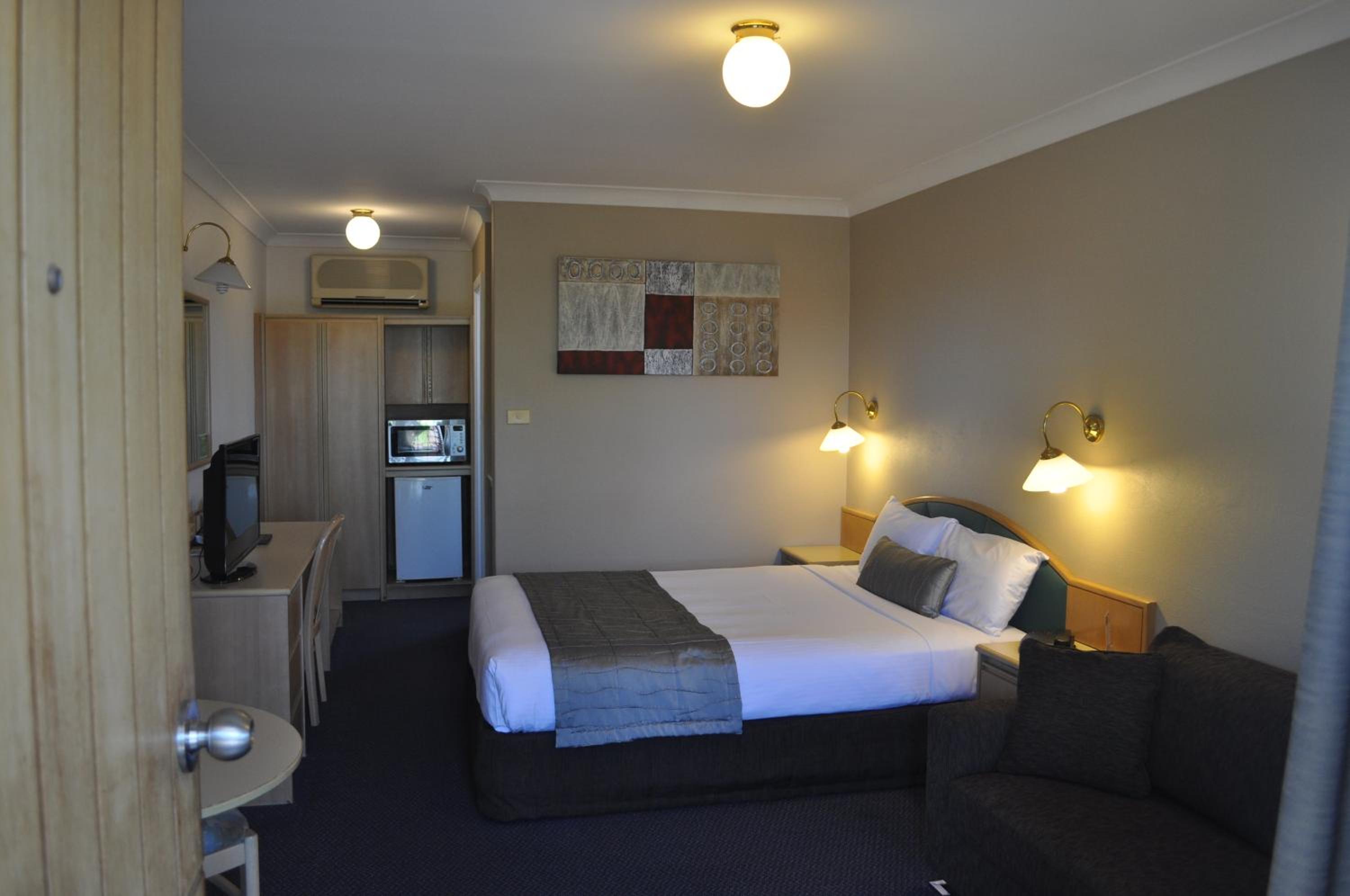In Town Motor Inn
