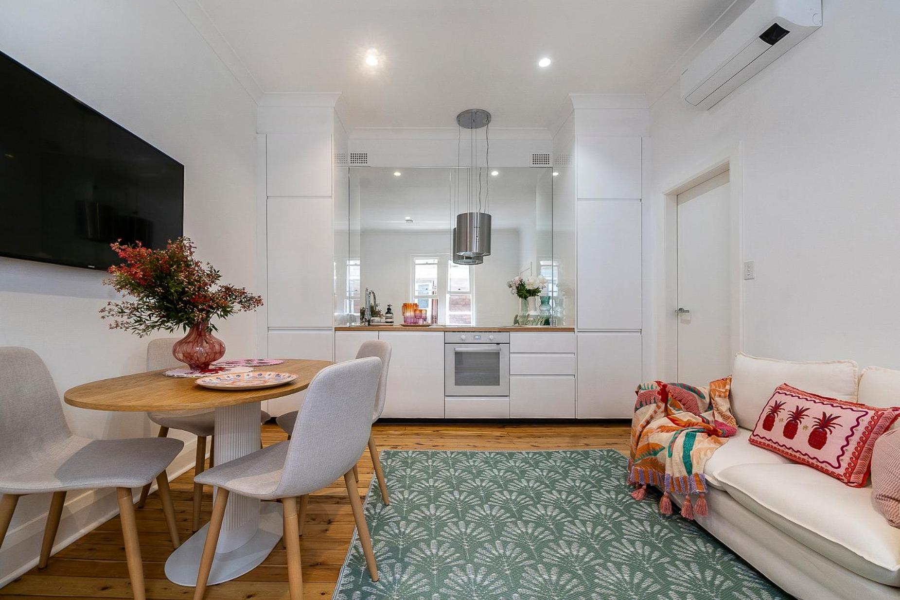 Belles Bondi Beach Apartments - 1 and 2 Bedroom Stays - 500m to beach