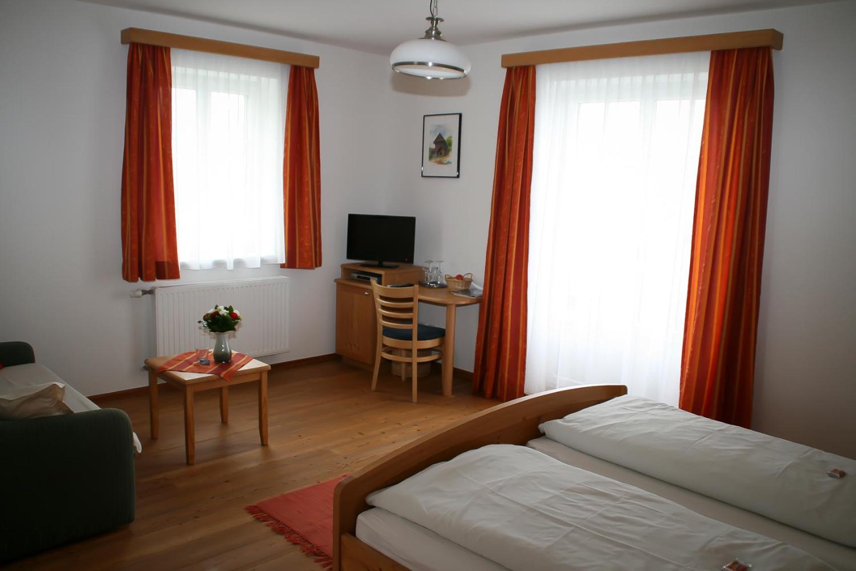 Gäste- und Vitalhaus Sauer