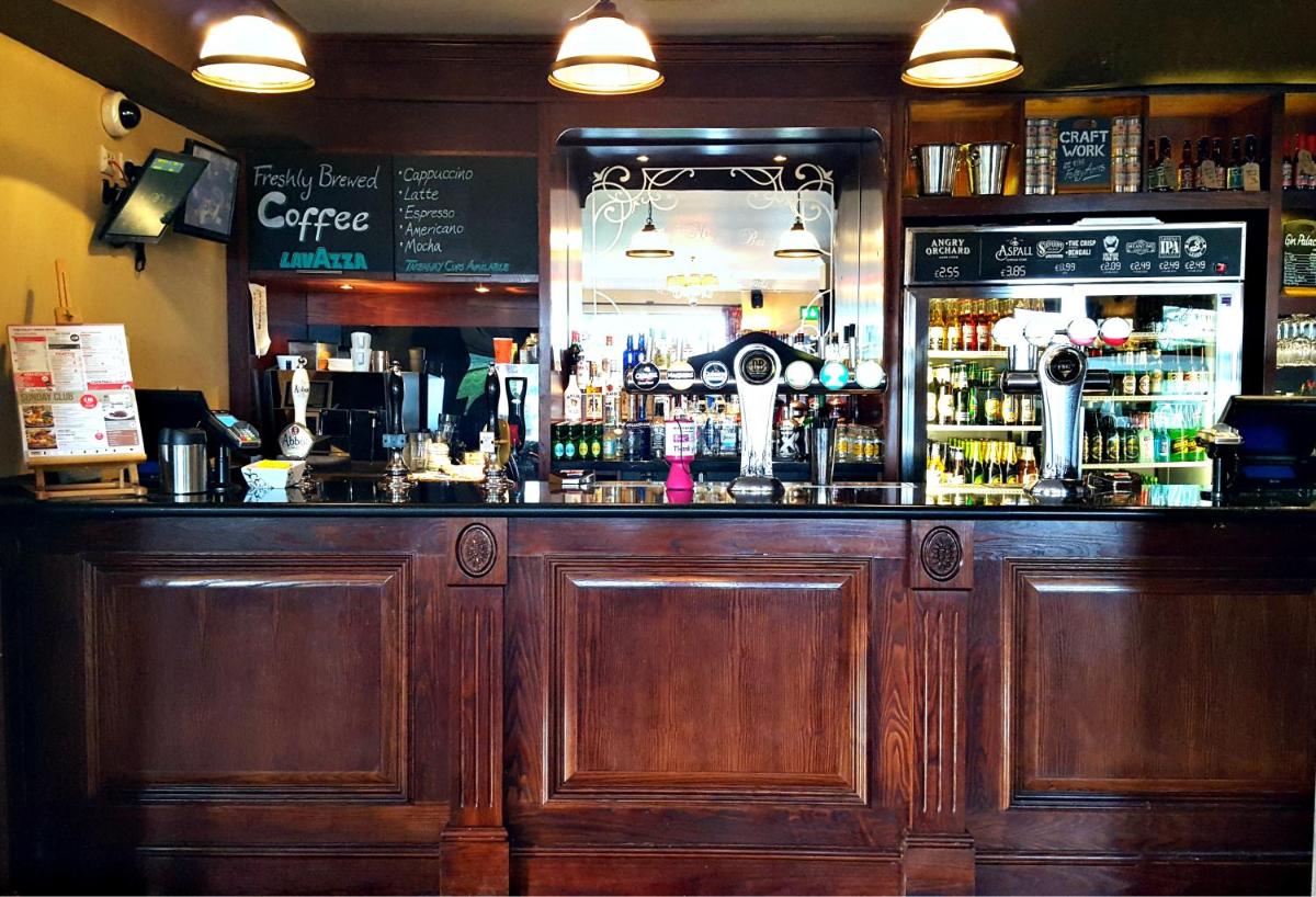 bar