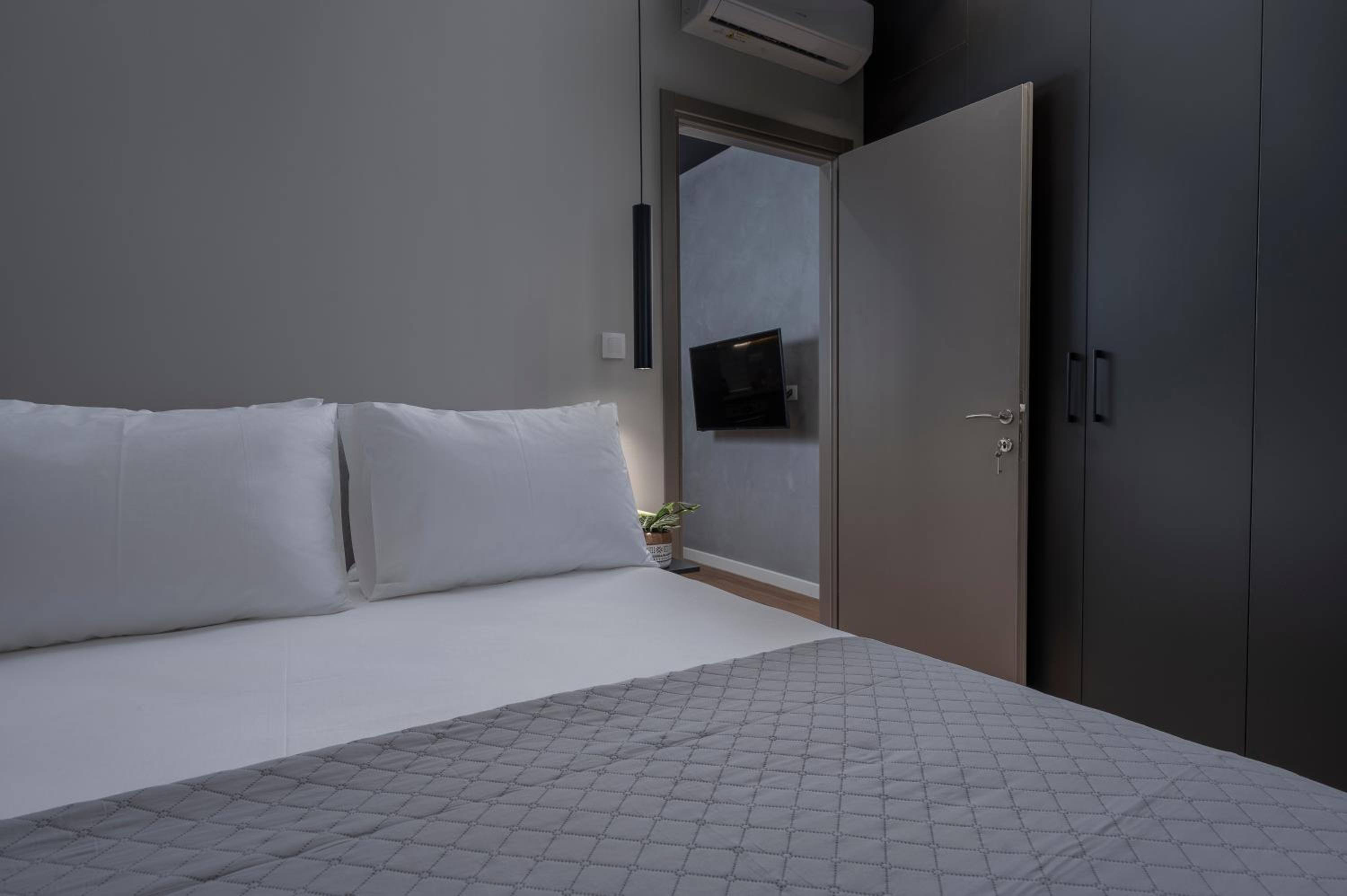 Hebrard Industrial Suites