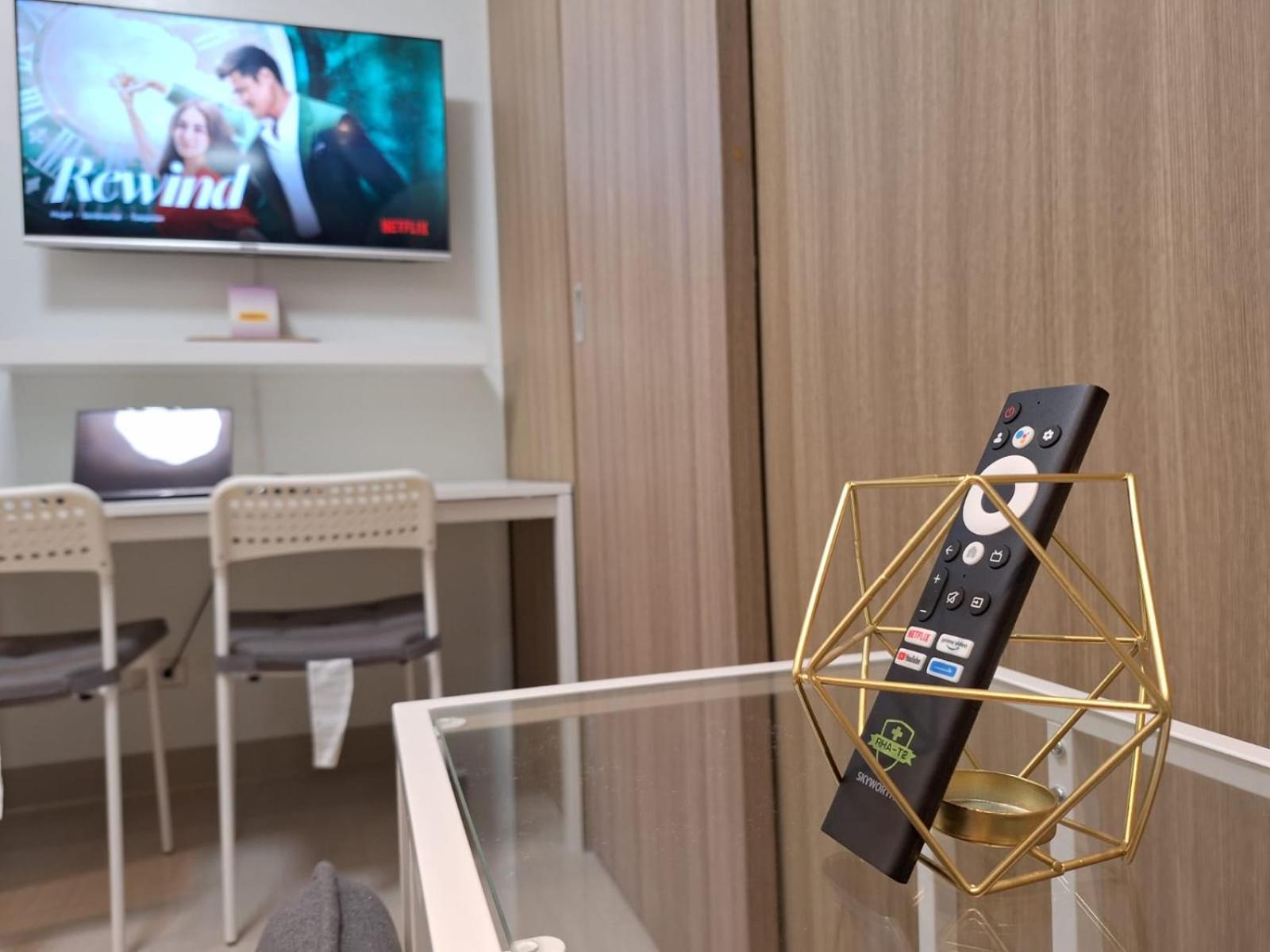 Velvet Room near MOA with a Cozy, Comfy Bed