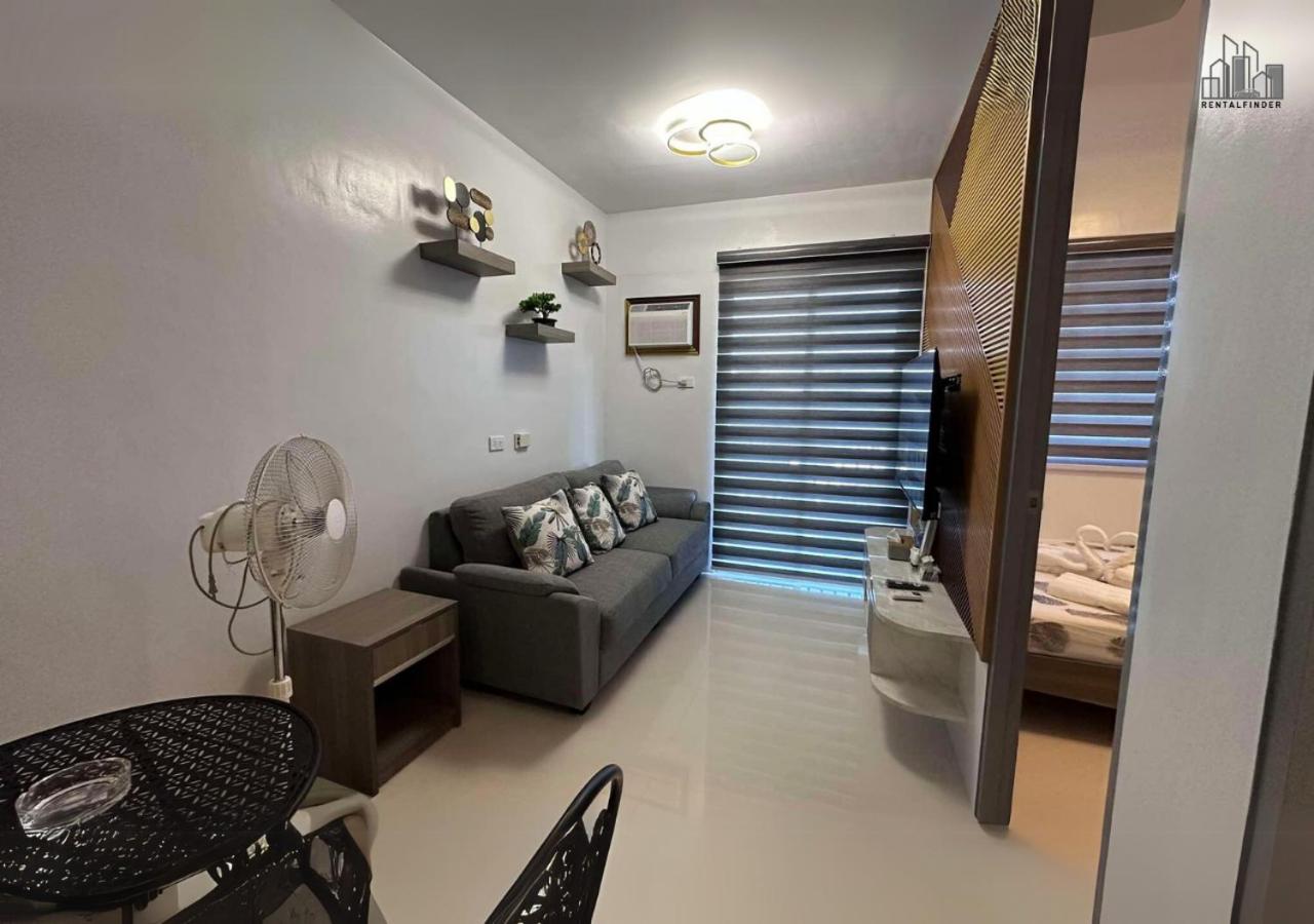 Palawan 2BR Summer Homes with a Balcony, FREE Pool, Gym, Parking - B2 5MoonstoneA