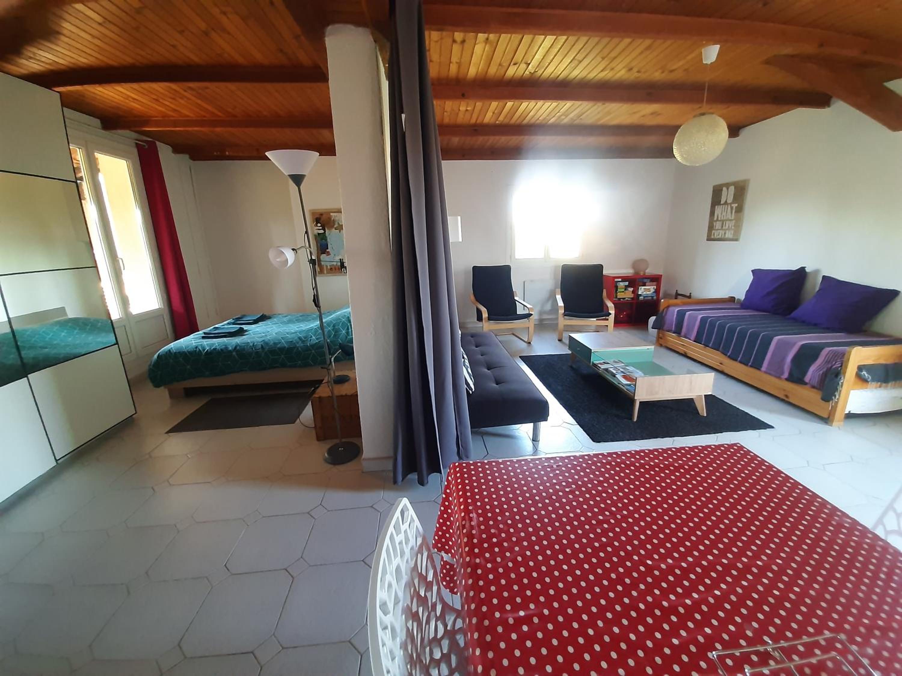 Appartement avec grand jardin et parking, Uzès