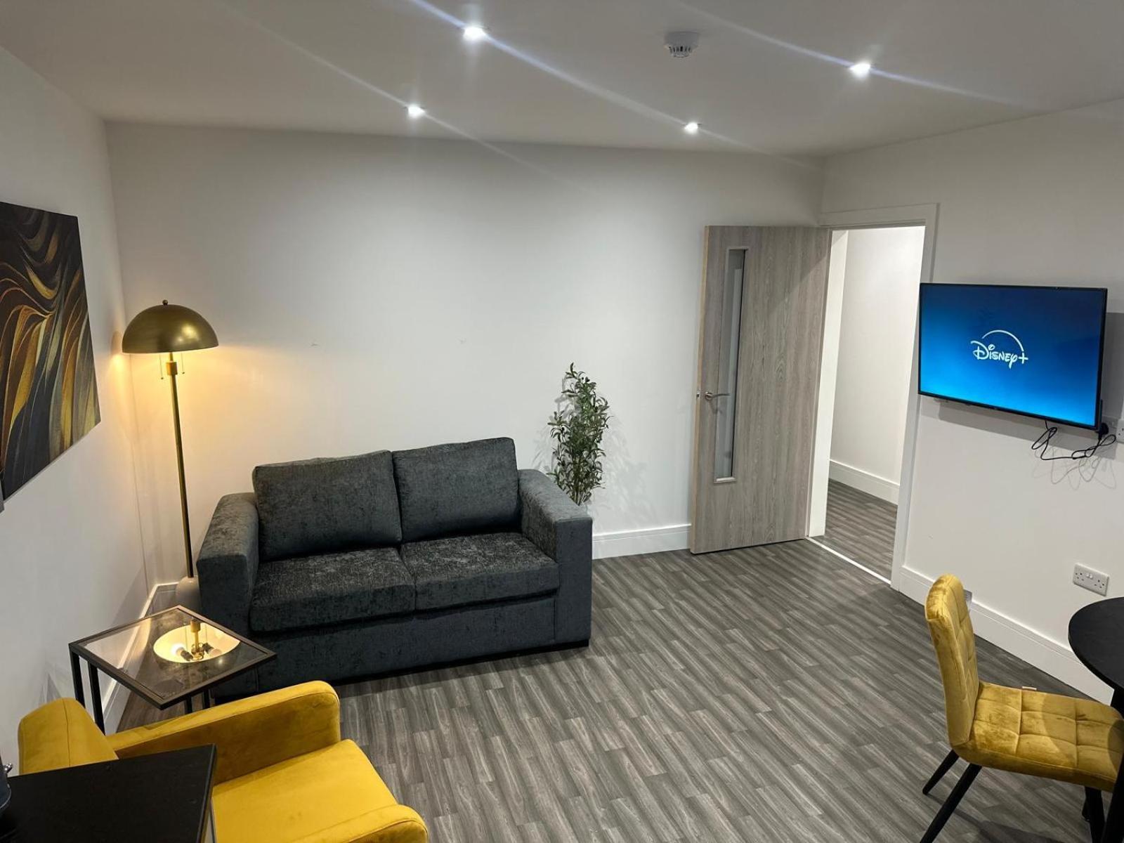 Delightful 2-Bedroom Flat Perfect for City Adventurers