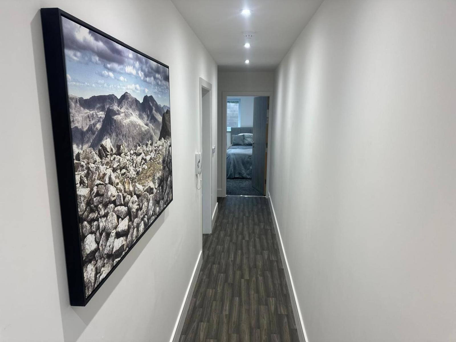 Delightful 2-Bedroom Flat Perfect for City Adventurers
