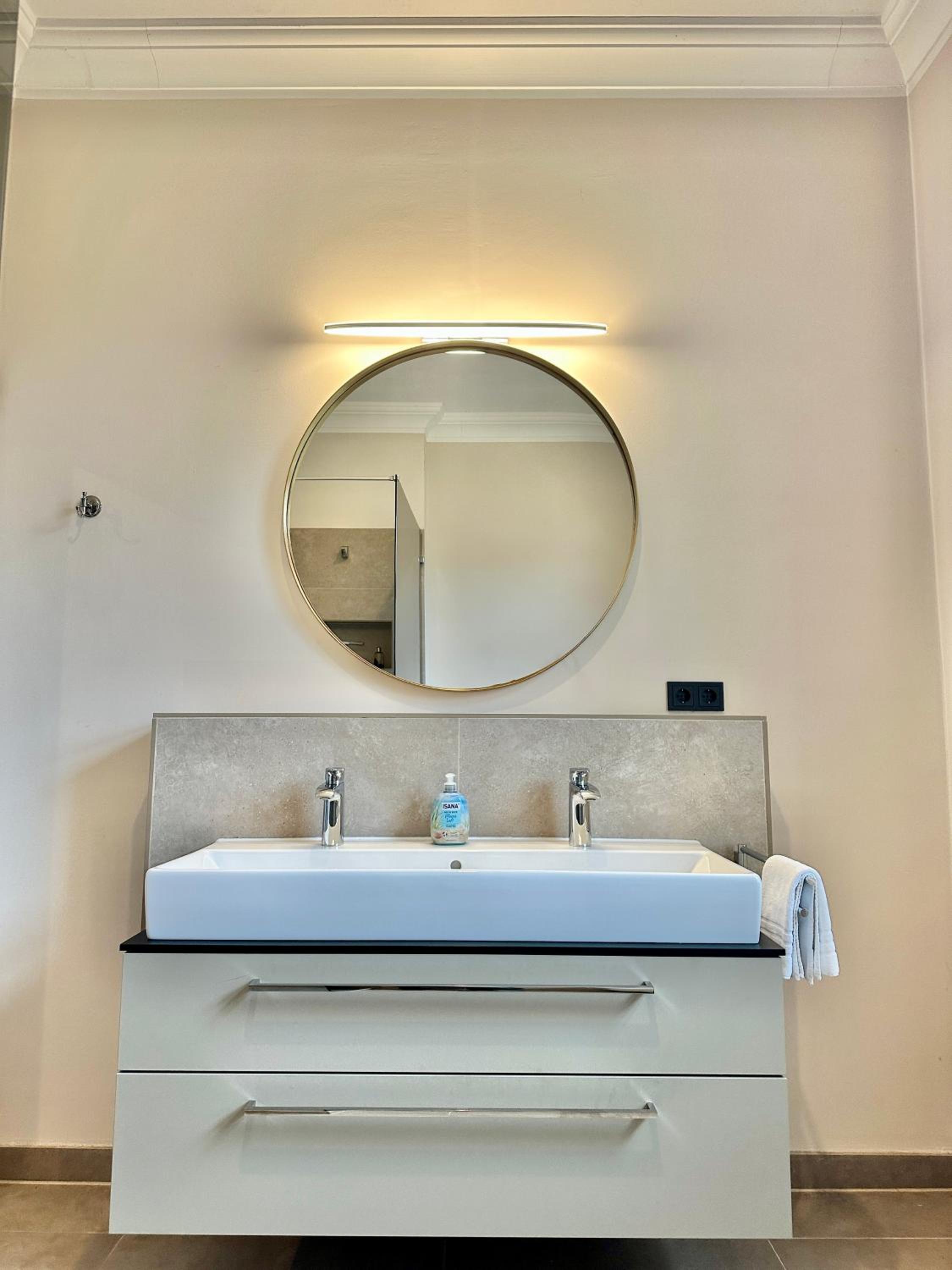 Traumhaftes Apartment mit gratis Parkplatz und Balkon G3