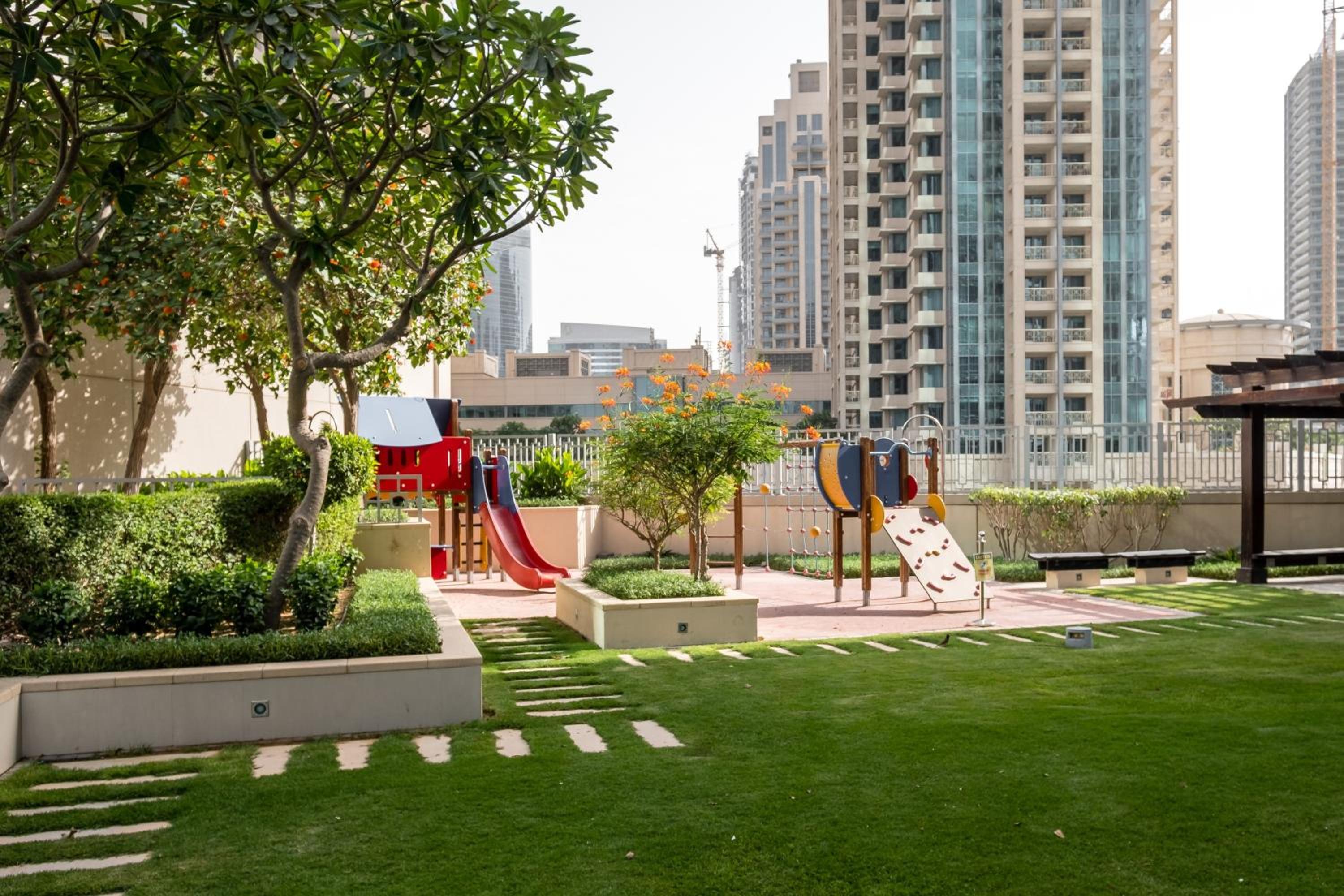 Maison Privee - Exclusive Duplex Villa with Panoramic Terrace Overlooking Burj Khalifa
