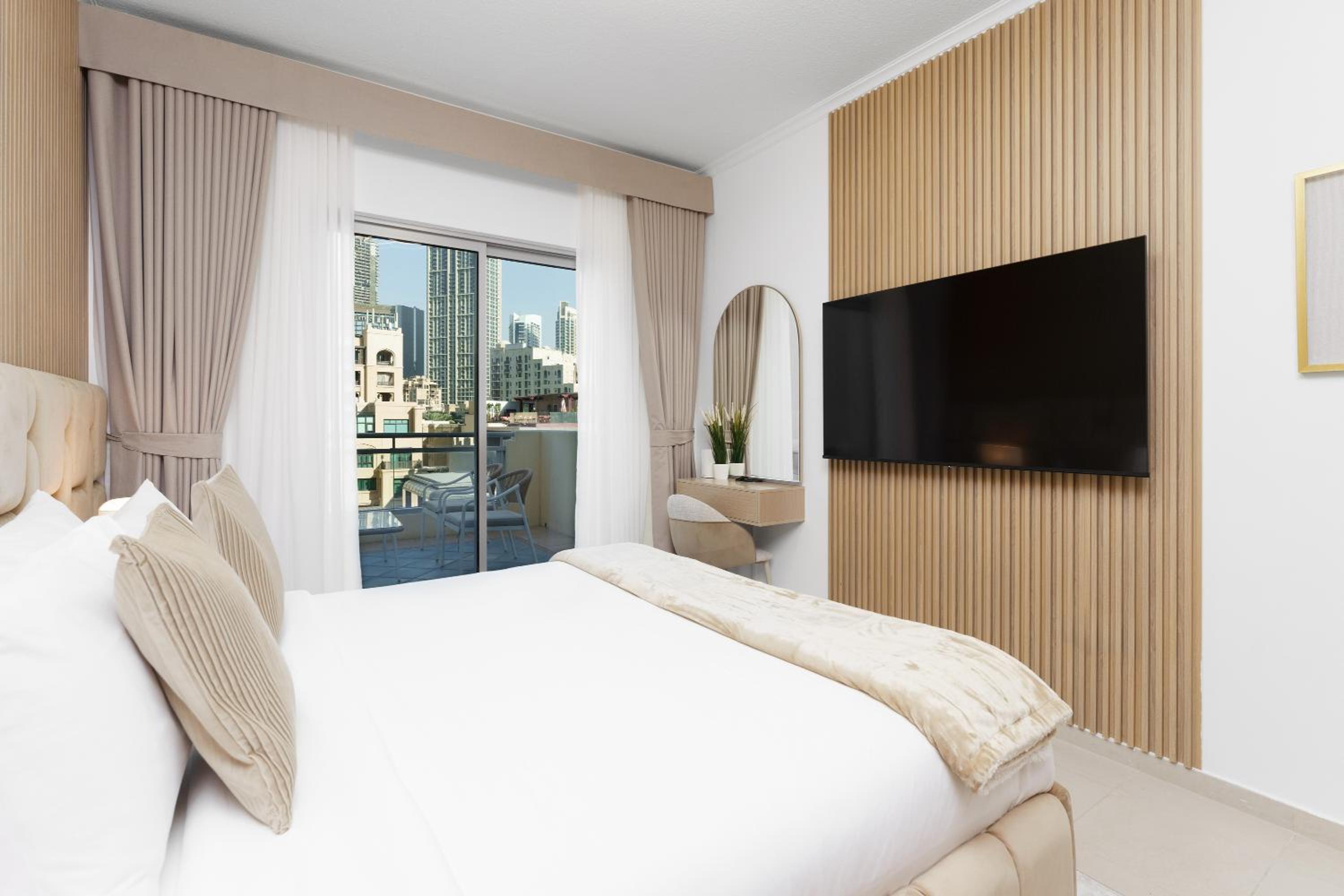 Maison Privee - Exclusive Duplex Villa with Panoramic Terrace Overlooking Burj Khalifa