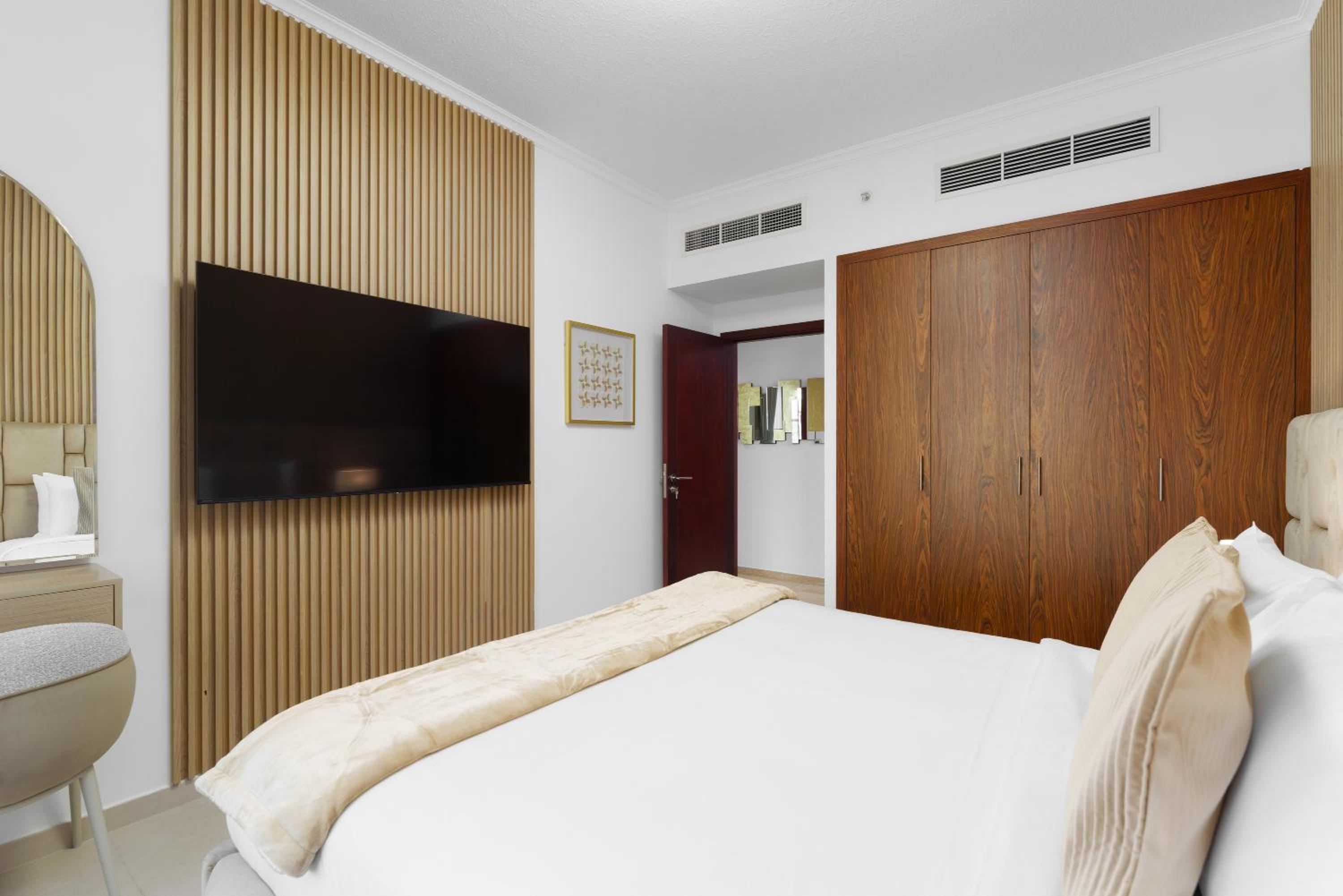 Maison Privee - Exclusive Duplex Villa with Panoramic Terrace Overlooking Burj Khalifa
