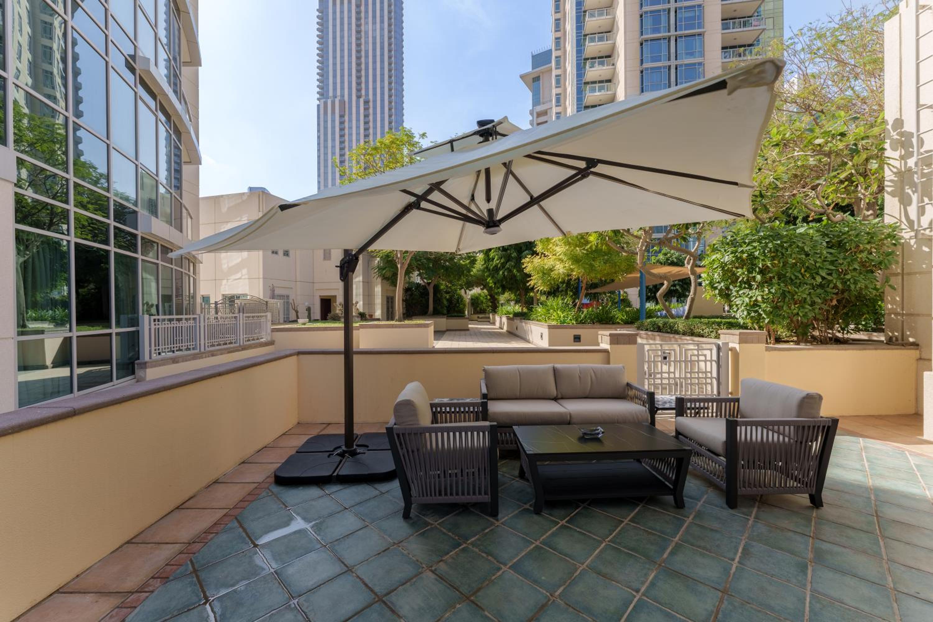 Maison Privee - Exclusive Duplex Villa with Panoramic Terrace Overlooking Burj Khalifa