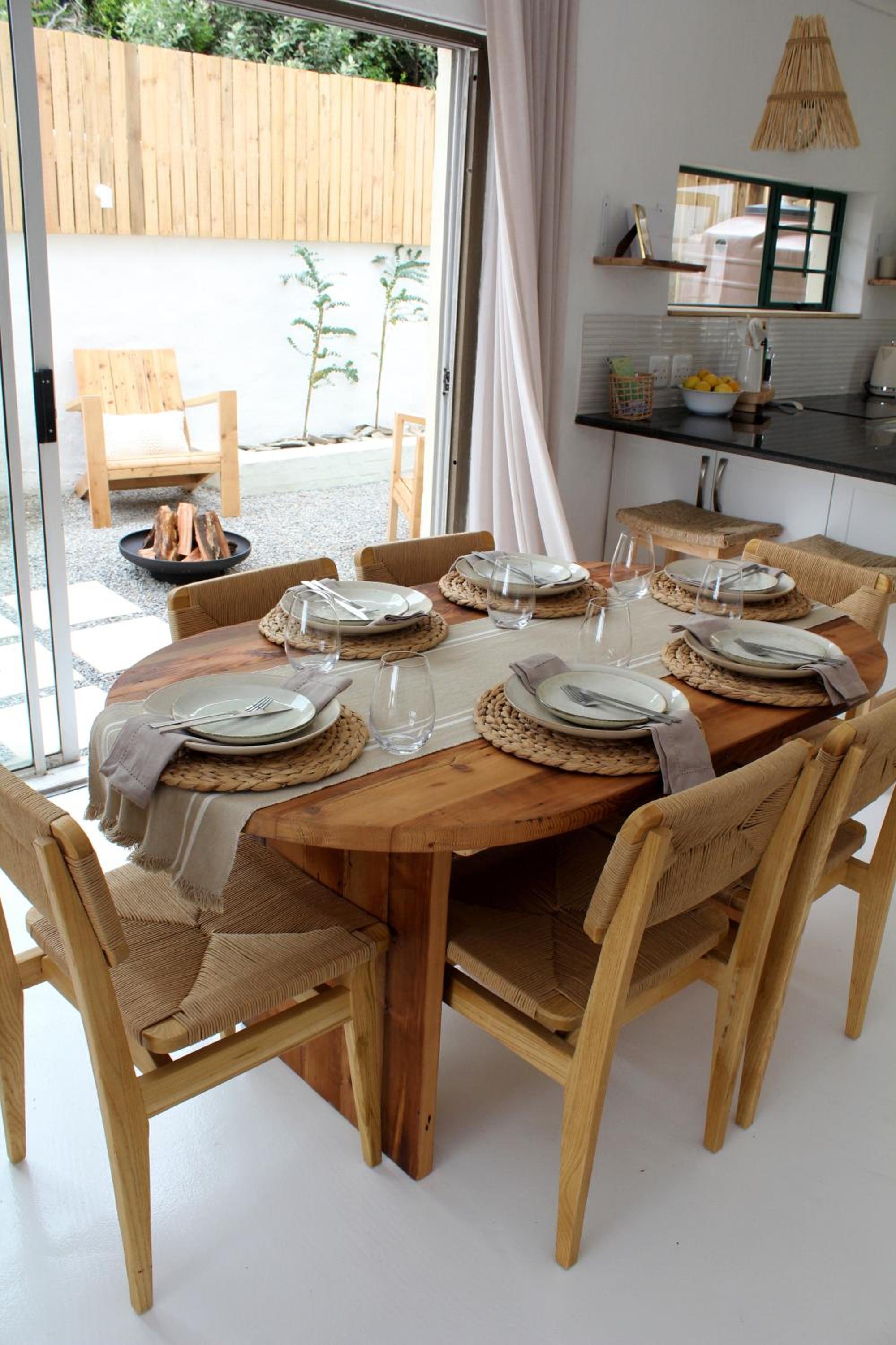 Ohana House - Unbeatable Location - Sea Views