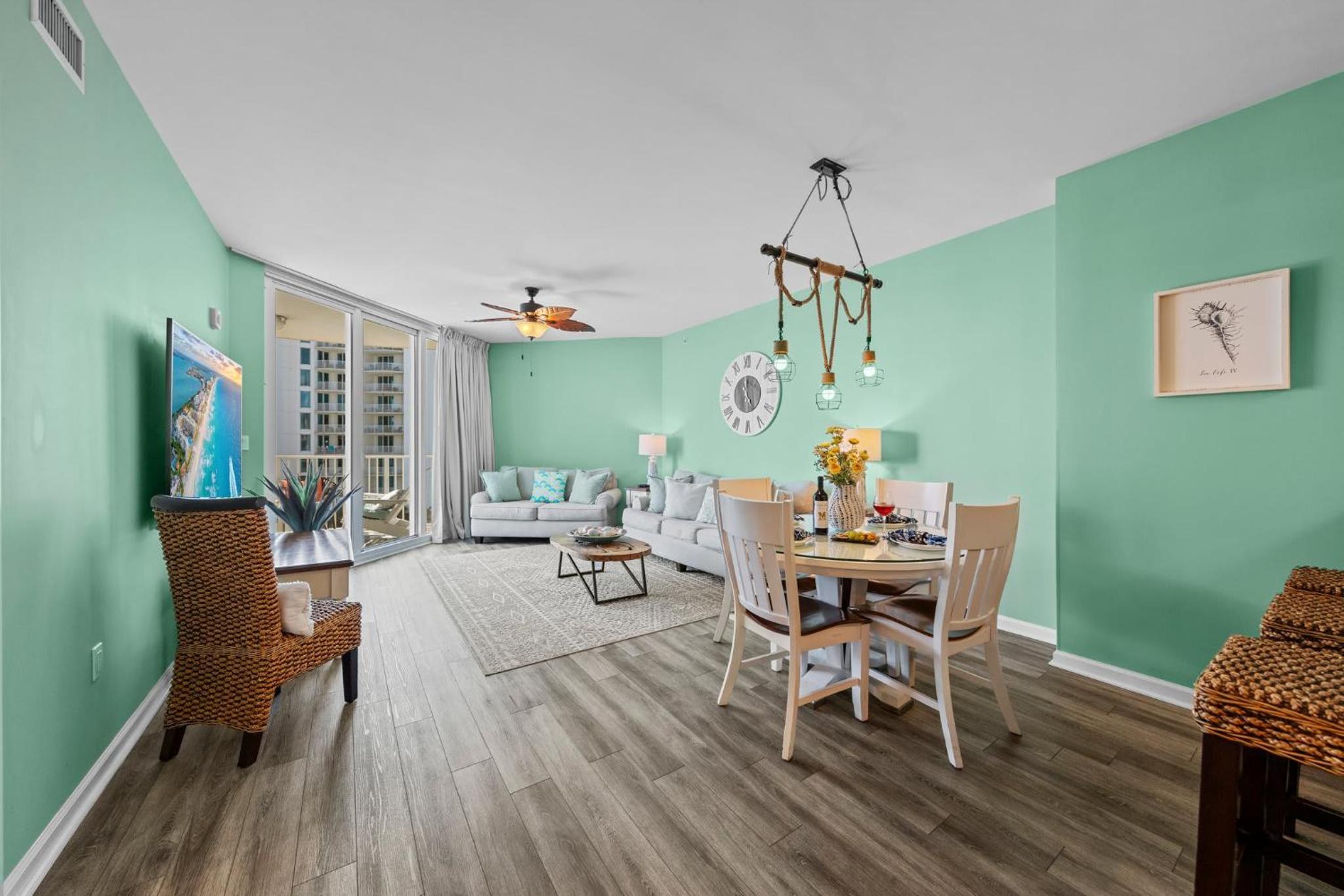 Stunning Sunsets 7TH FL King Suite 2BR 2BA Pools Beach Balcony Sleeps 5
