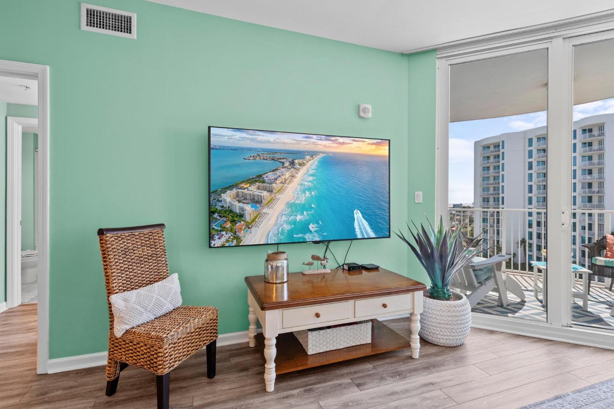 Stunning Sunsets 7TH FL King Suite 2BR 2BA Pools Beach Balcony Sleeps 5