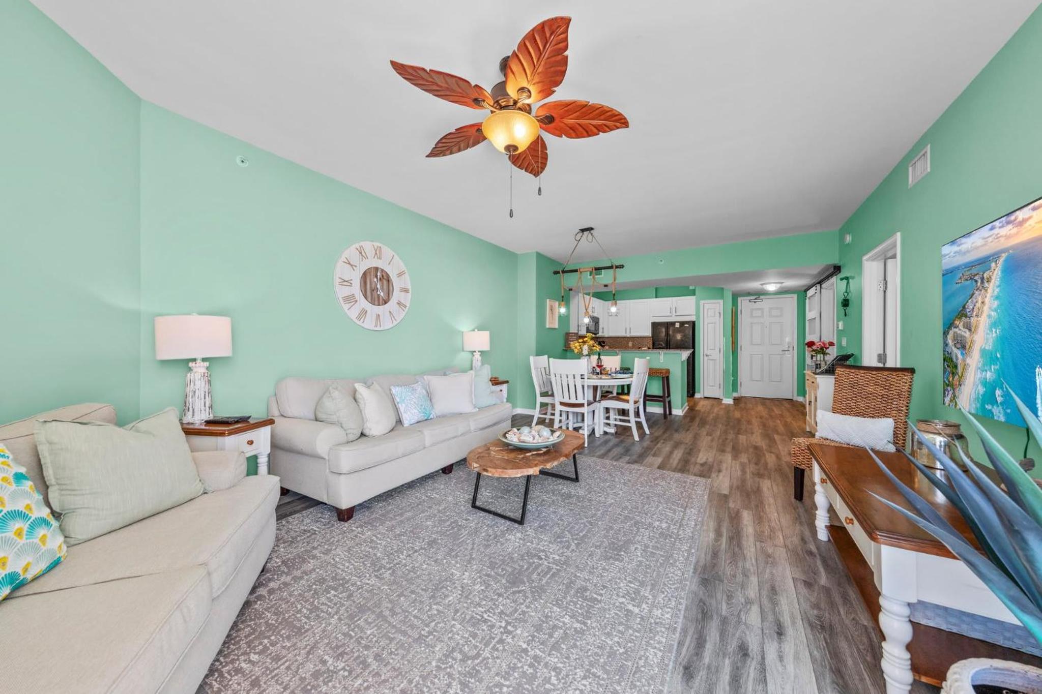 Stunning Sunsets 7TH FL King Suite 2BR 2BA Pools Beach Balcony Sleeps 5