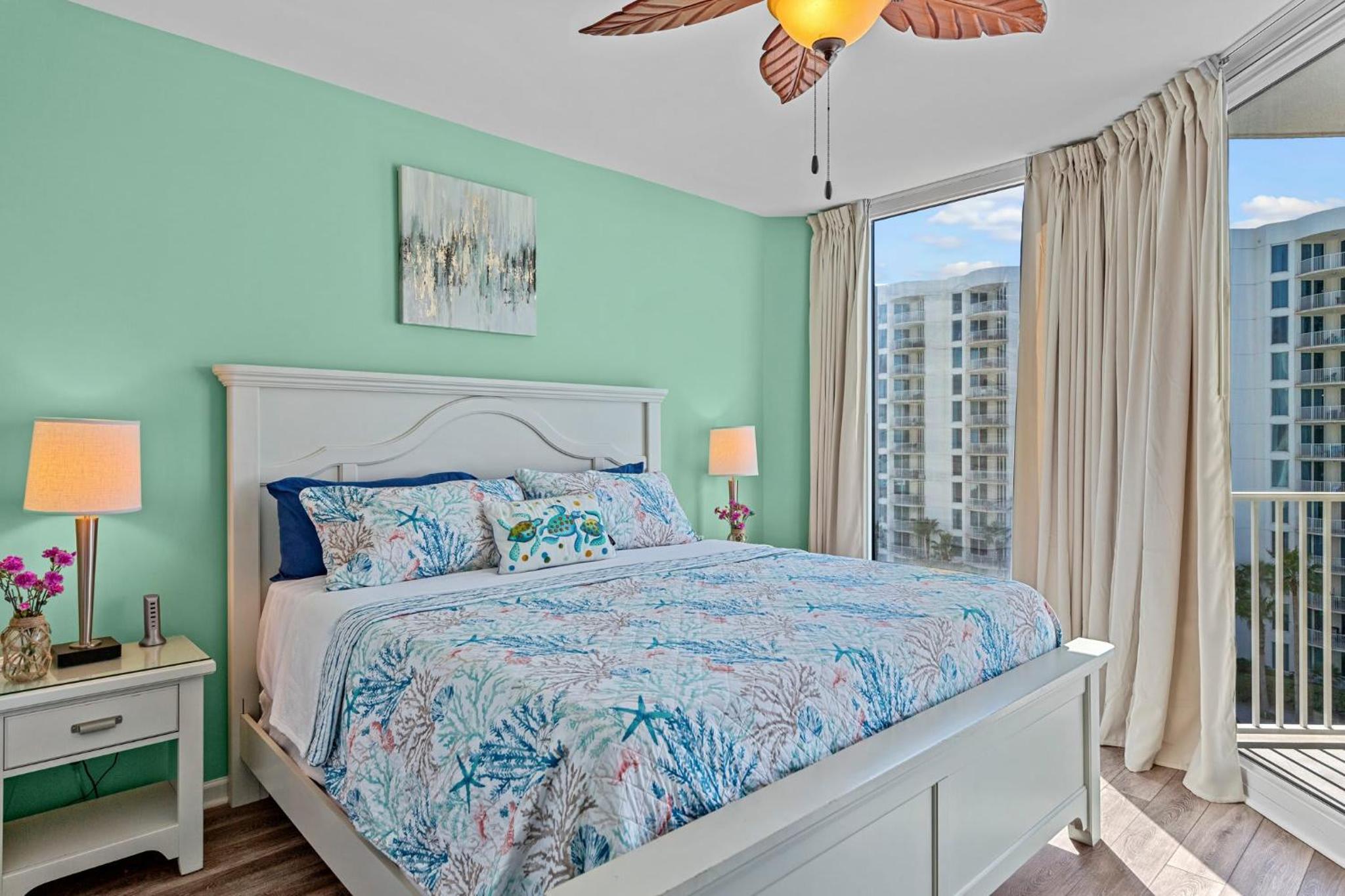 Stunning Sunsets 7TH FL King Suite 2BR 2BA Pools Beach Balcony Sleeps 5